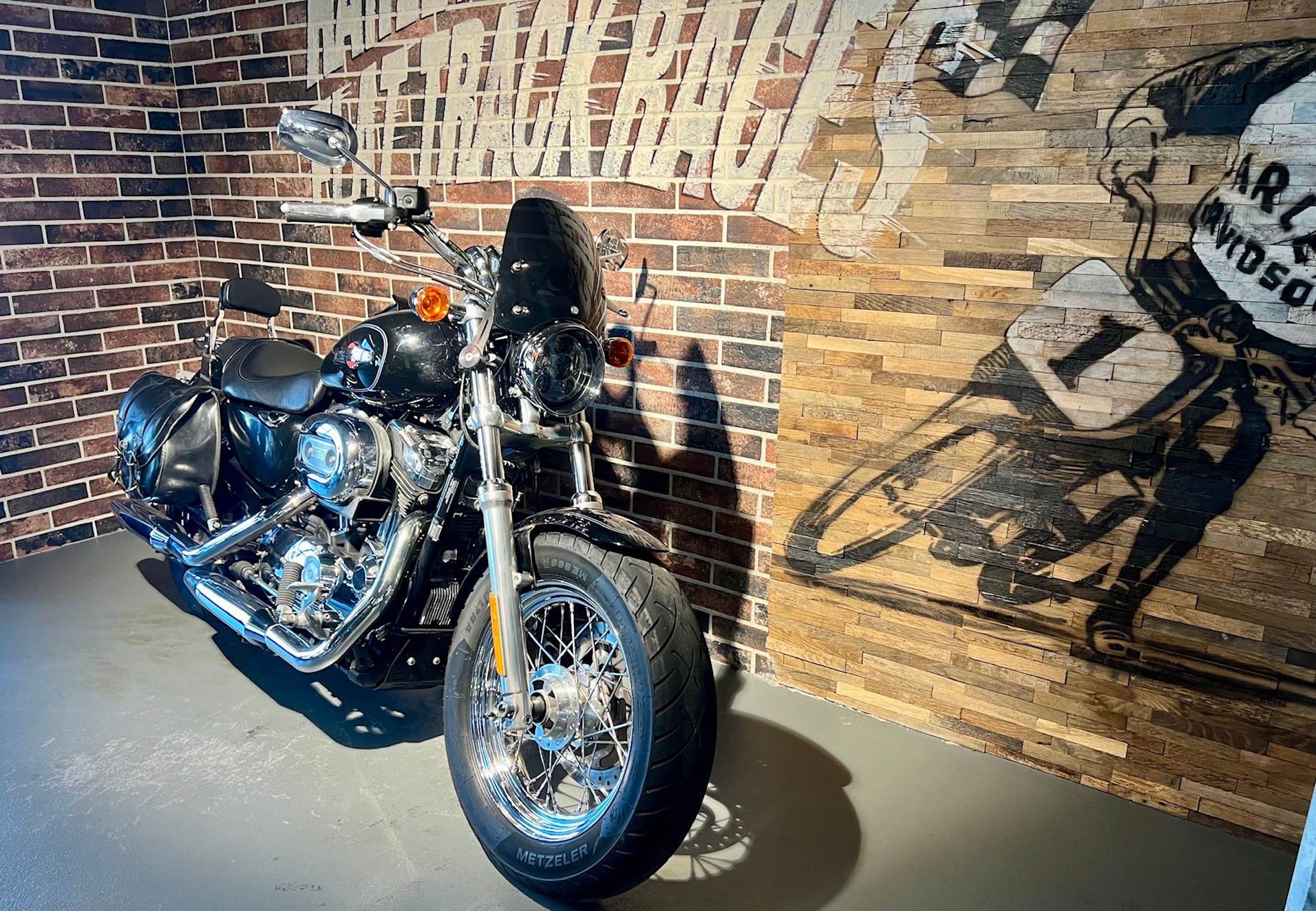 HARLEY-DAVIDSON XL 1200 C Sportster Custom ABS-showroom-element-2
