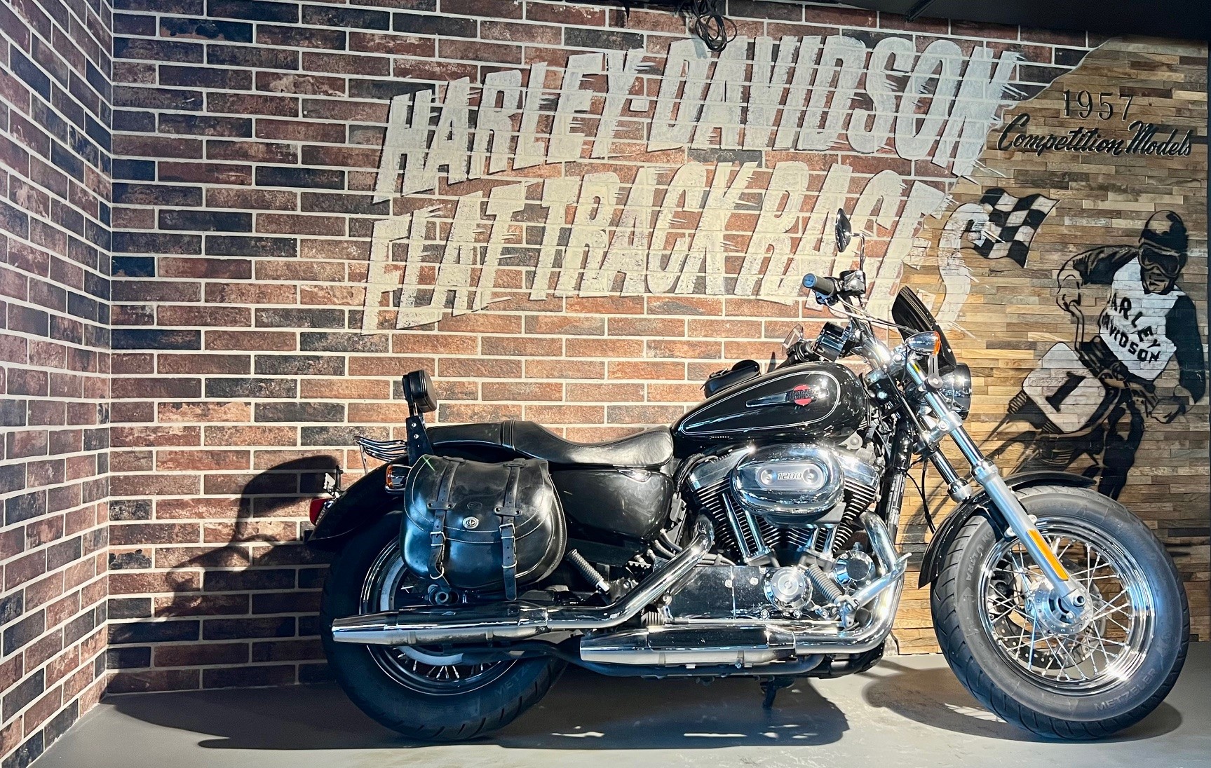 HARLEY-DAVIDSON XL 1200 C Sportster Custom ABS-showroom-element-1