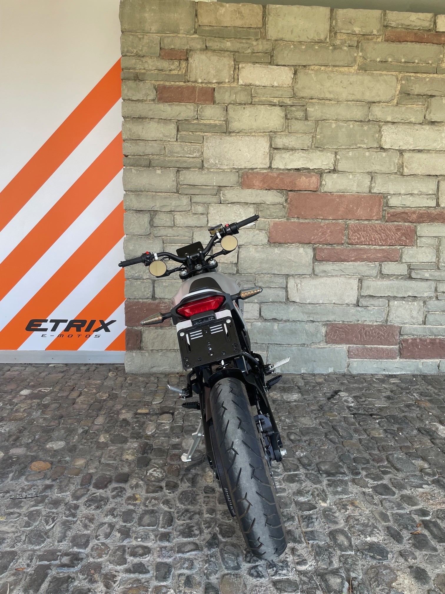 ZERO FXE-showroom-element-3