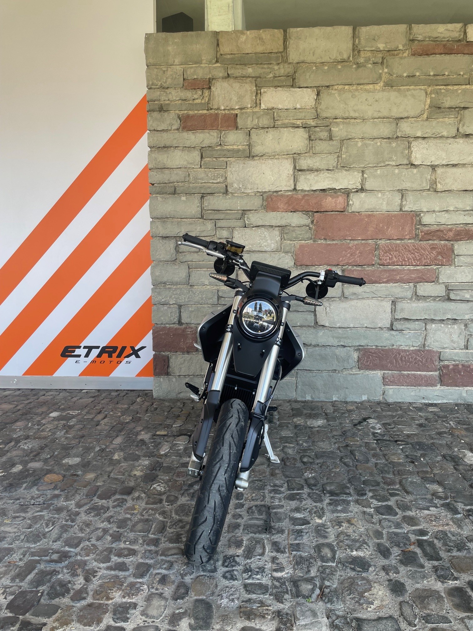 ZERO FXE-showroom-element-2