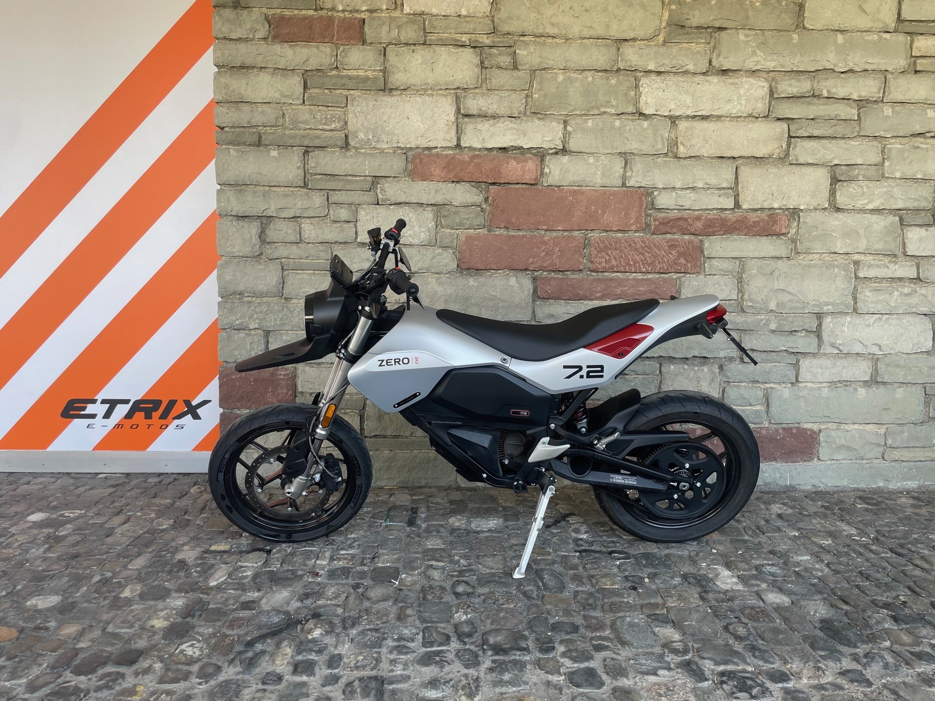 ZERO FXE-showroom-element-1
