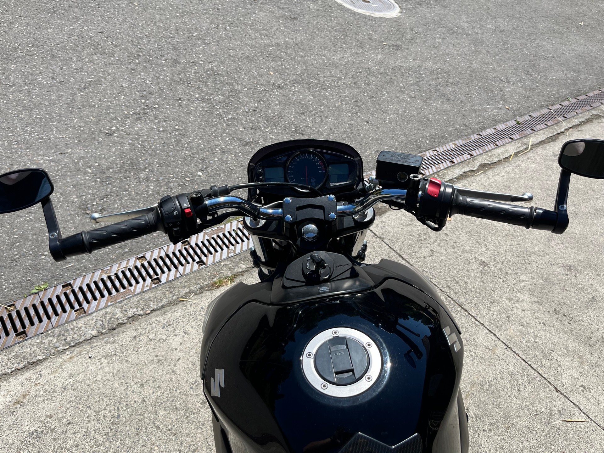 SUZUKI GSR 600 ABS K7-image-6
