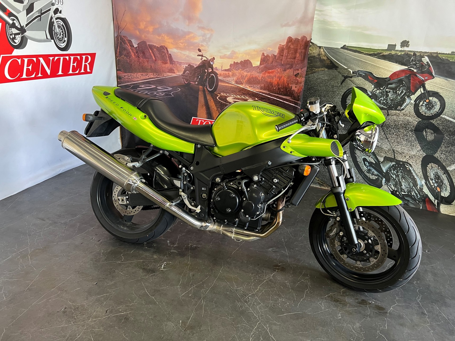 TRIUMPH Speed-Four 600i-showroom-element-1
