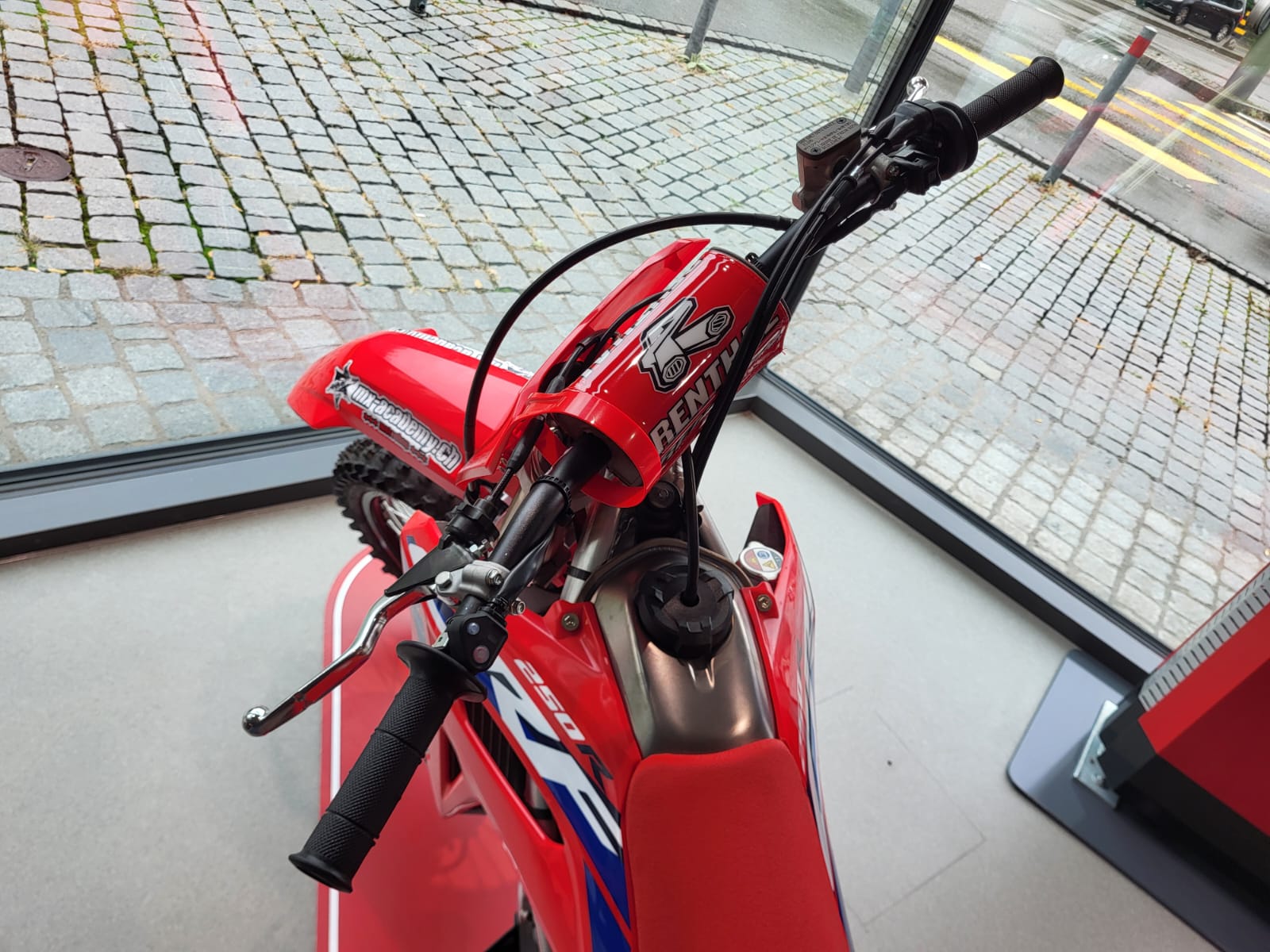 HONDA CRF 250 R-showroom-element-3