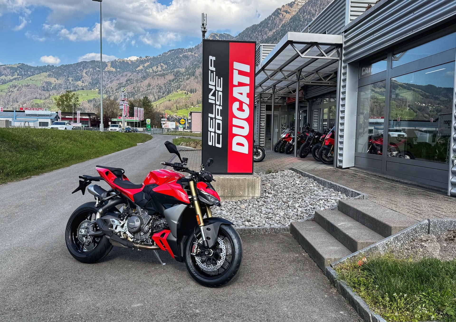 DUCATI Streetfighter V2