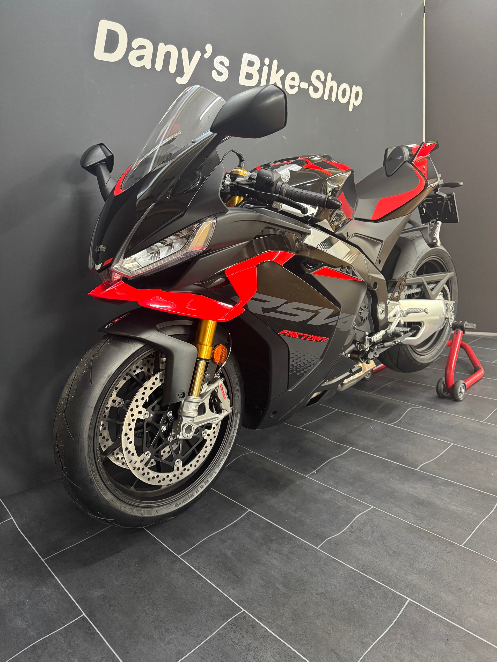 APRILIA RSV4 1100 Factory E5+ ab Lager