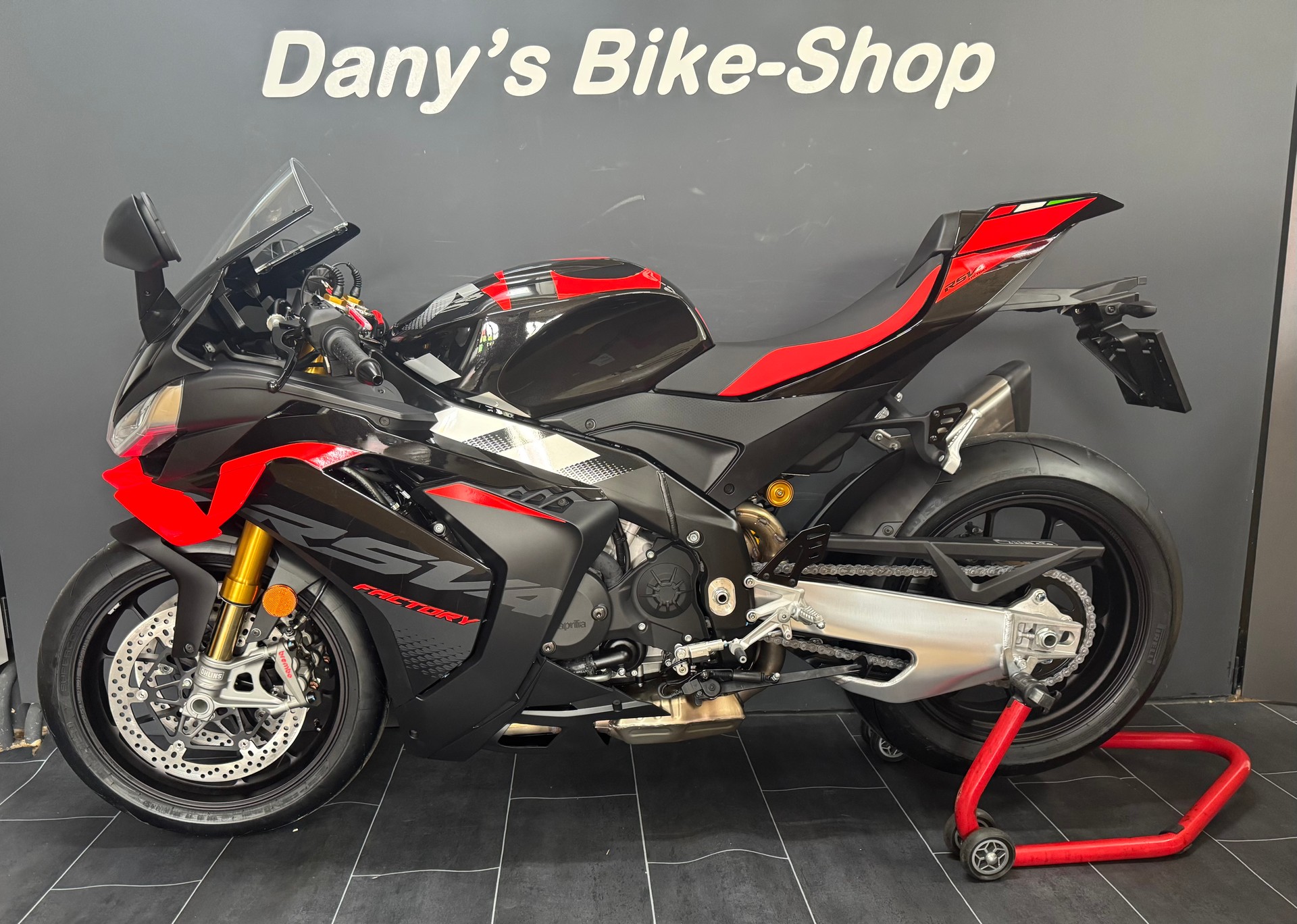 APRILIA RSV4 1100 Factory E5+ ab Lager-showroom-element-1
