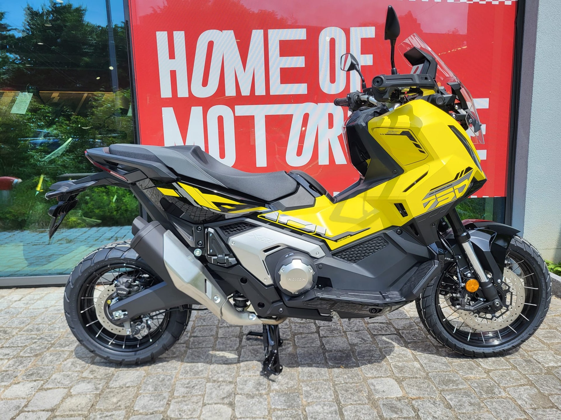 HONDA X-ADV 750-showroom-element-2
