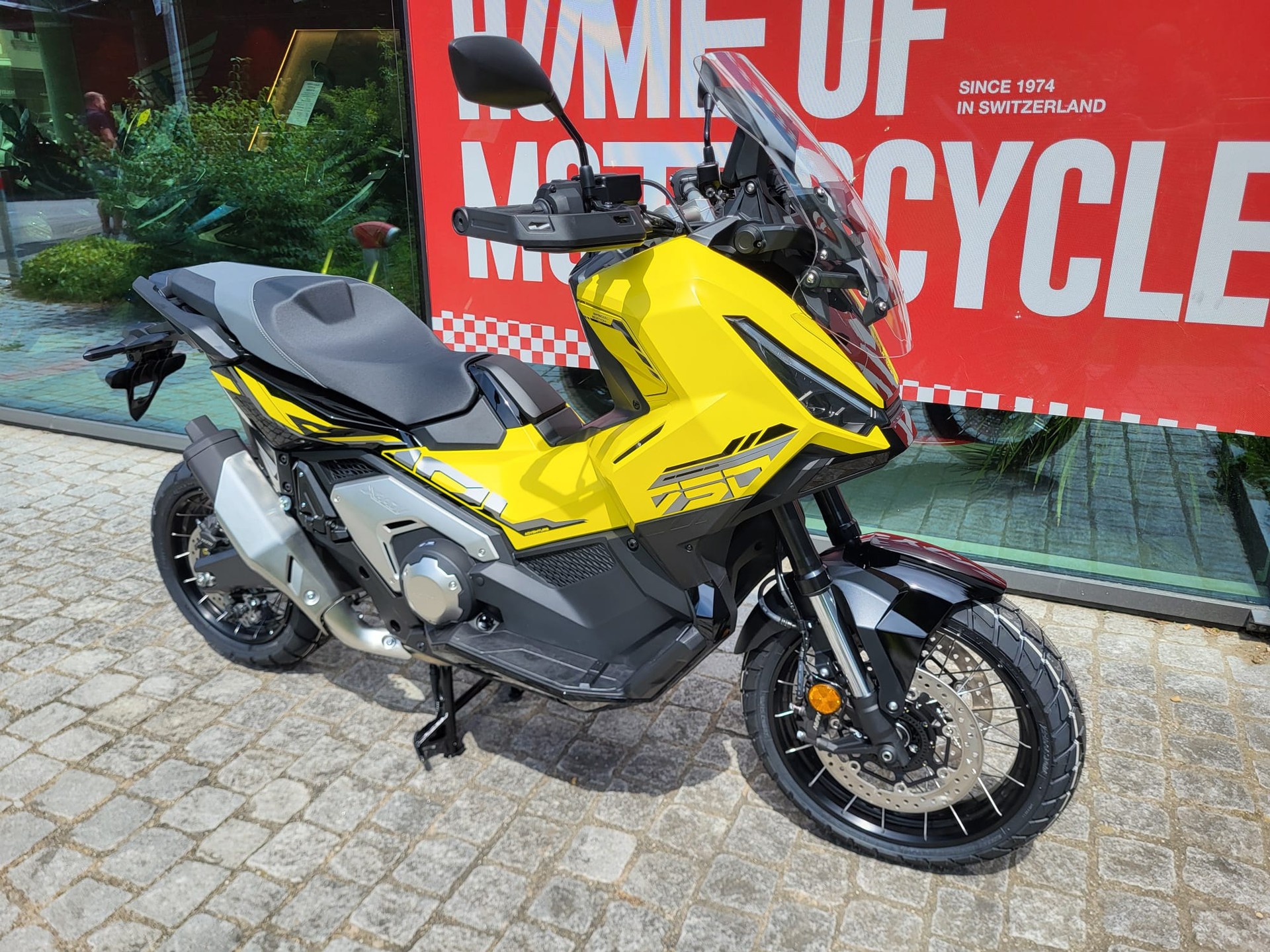 HONDA X-ADV 750-showroom-element-3