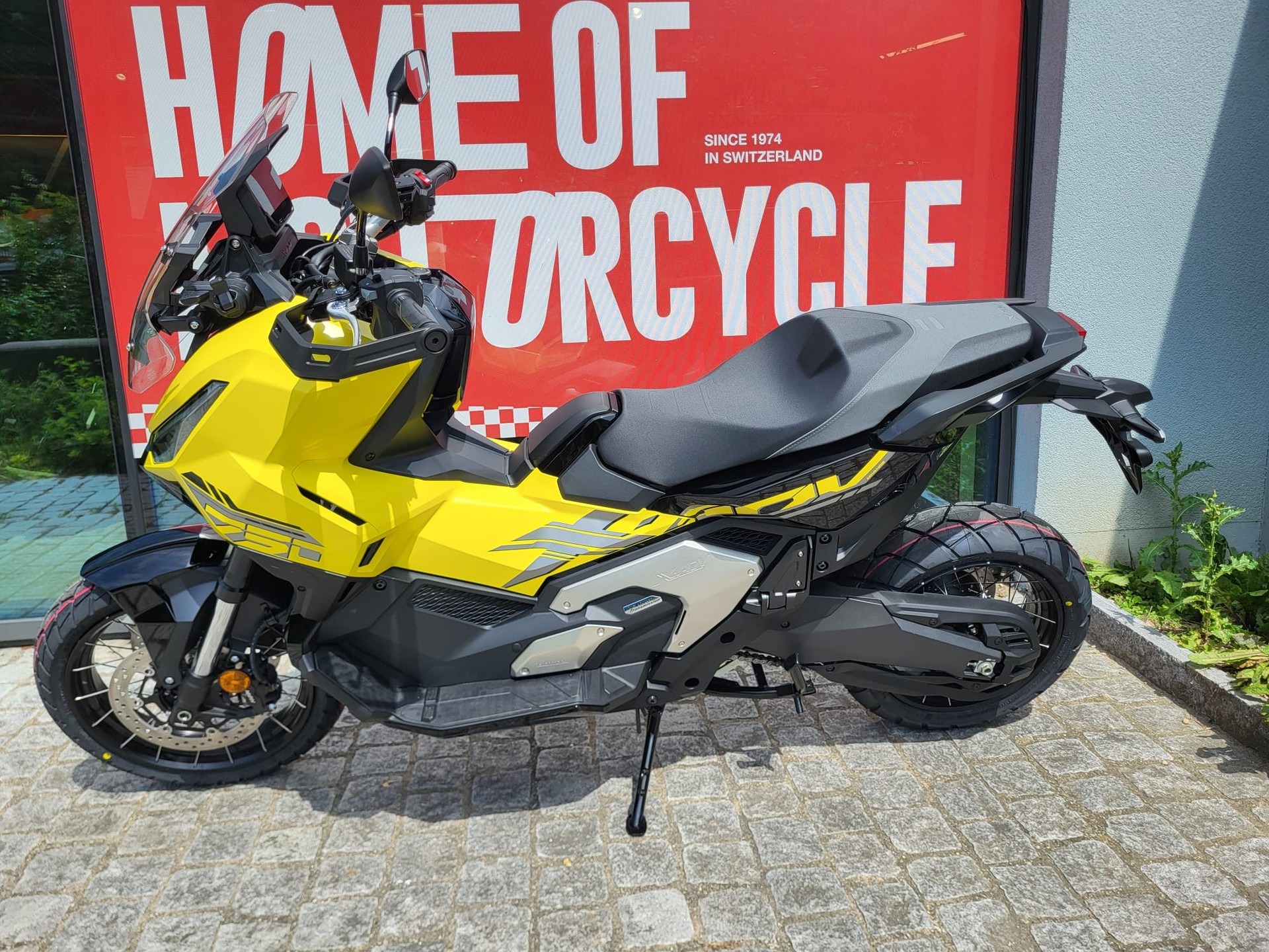 HONDA X-ADV 750-showroom-element-1