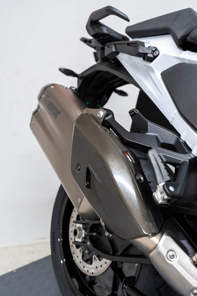 KTM 1290 Super Adventure S-showroom-element-3