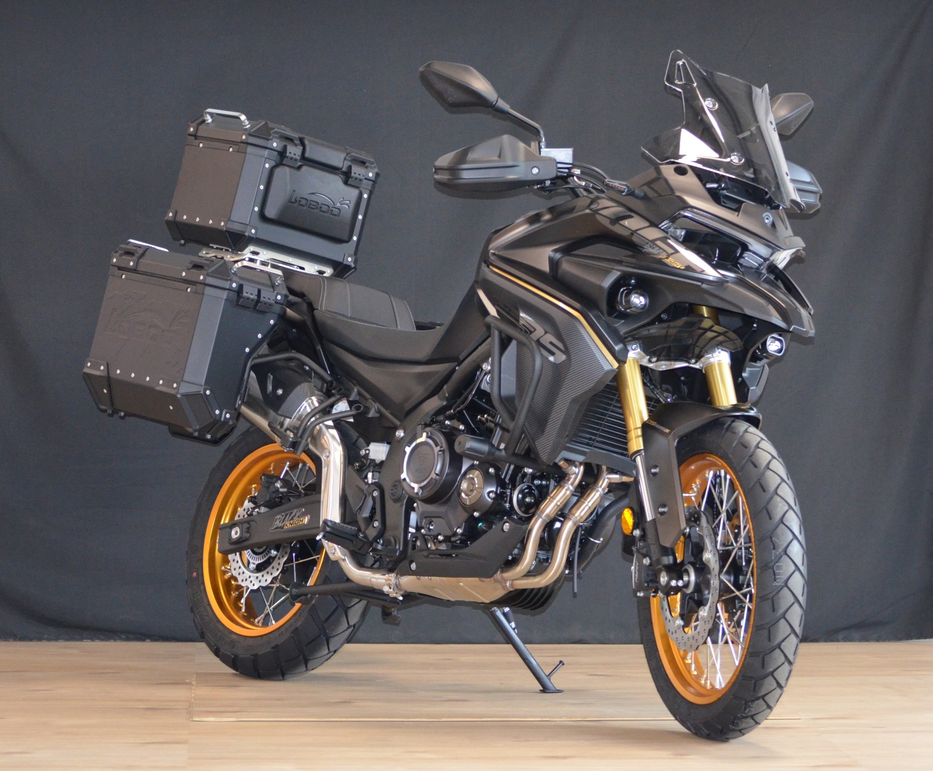 VOGE 525 DSX BLACK KNIGHT-image-0