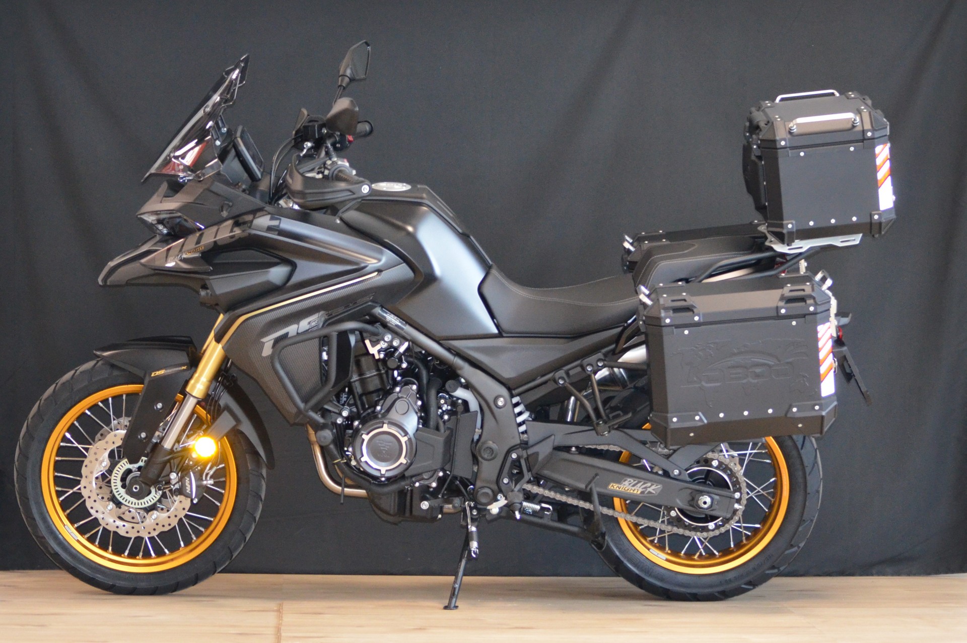 VOGE 525 DSX BLACK KNIGHT-image-1