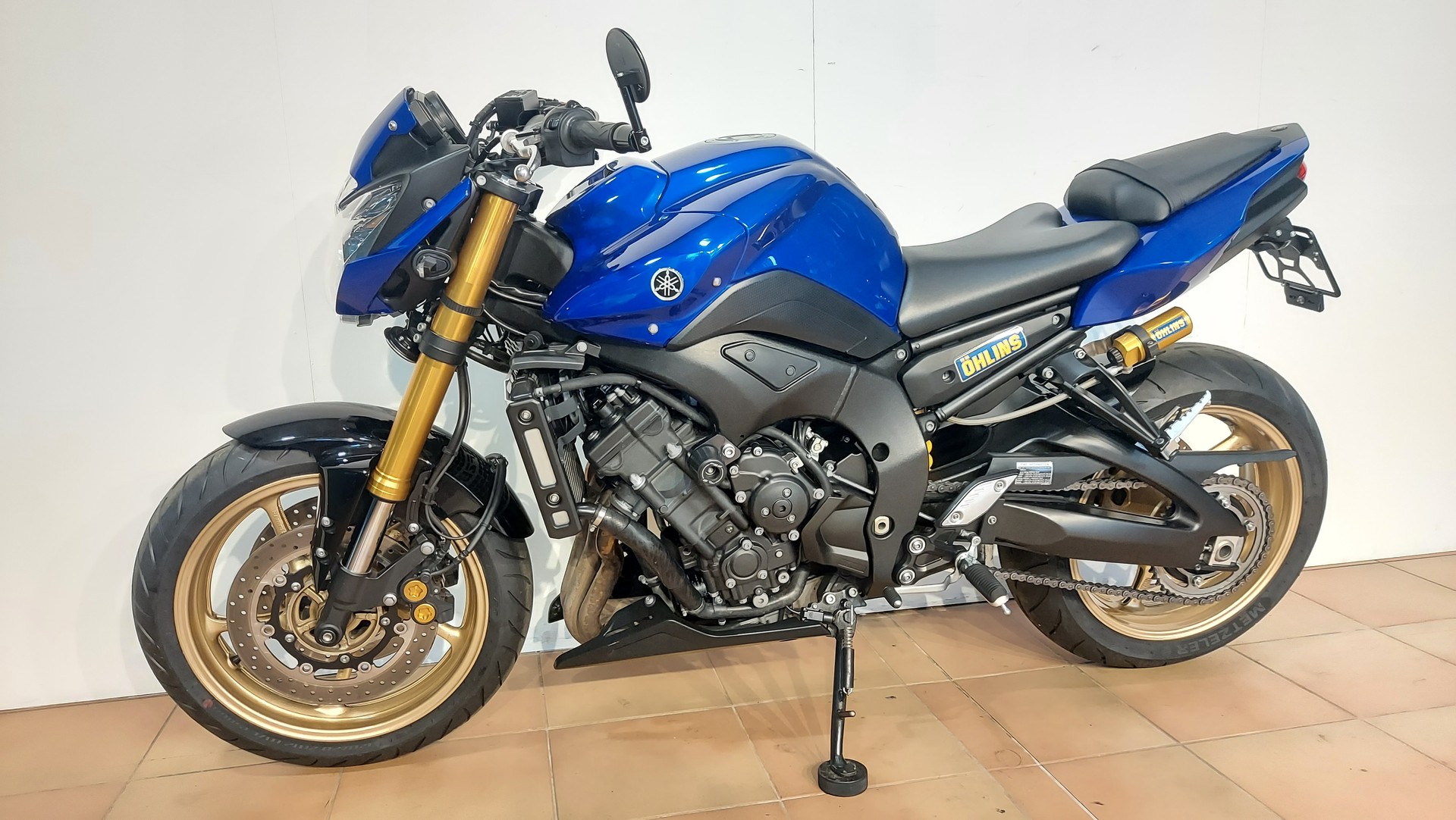 YAMAHA FZ8 N ABS-showroom-element-3