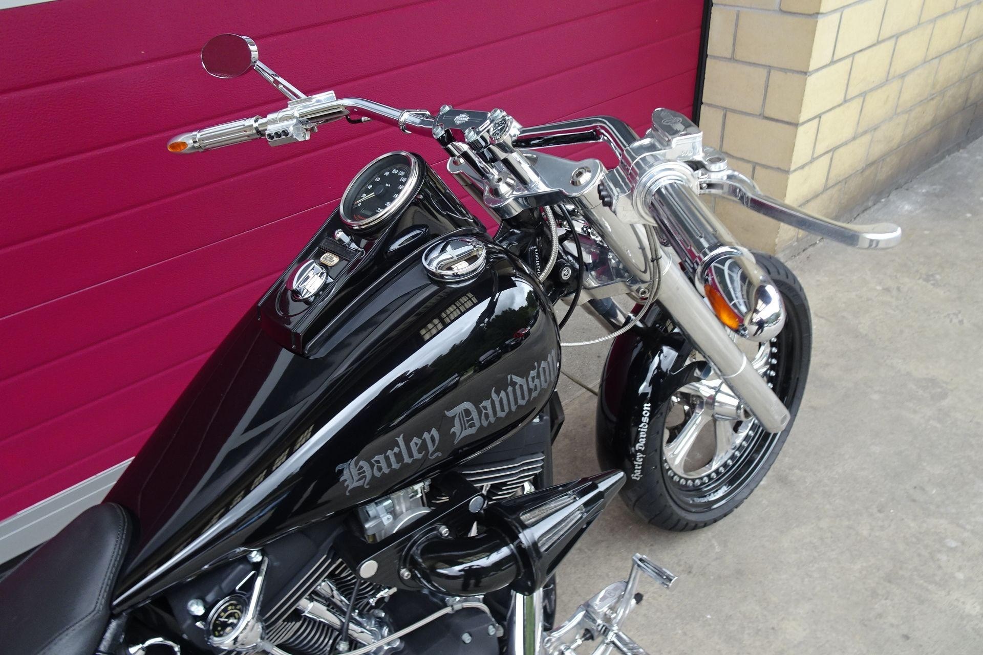 HARLEY-DAVIDSON FXSTB 1450 Softail Night Train Total Umbau Verkauf ab Platz-showroom-element-3