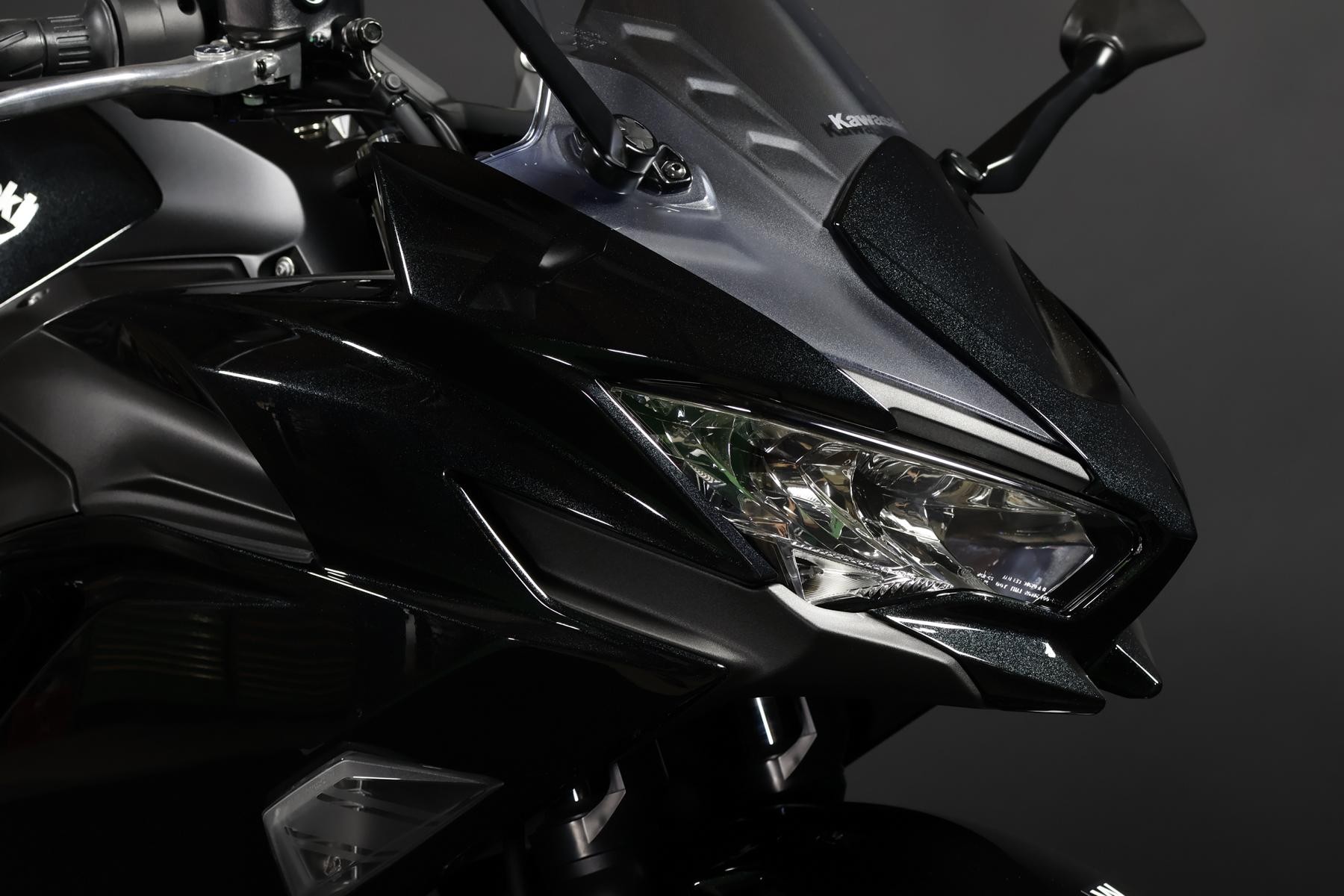KAWASAKI Ninja 650 (50/35 KW) Black Edition Level 3  - Sofort Lieferbar-showroom-element-3