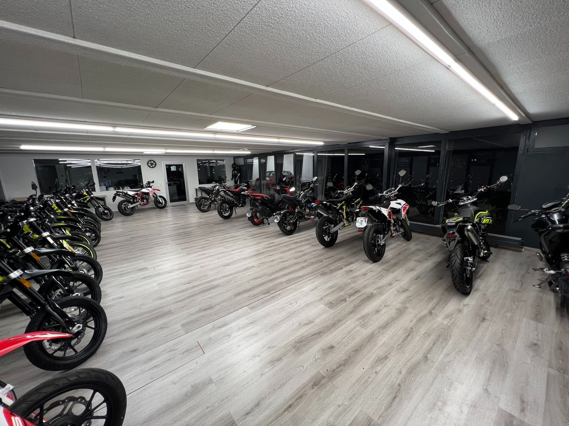 RIEJU MRT 125-showroom-element-3