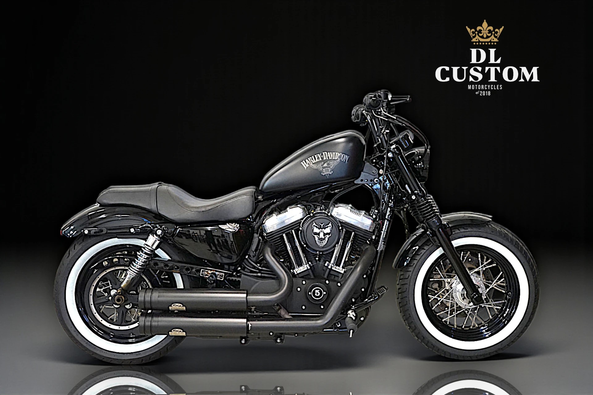 Chevron down small icon