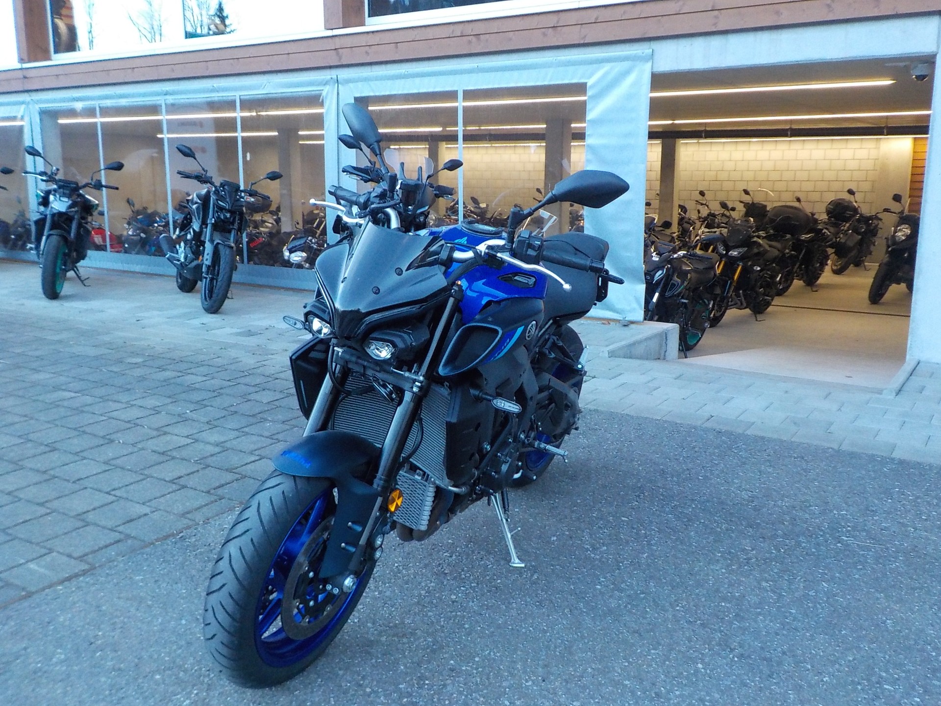 YAMAHA MT-10 ABS-image-2
