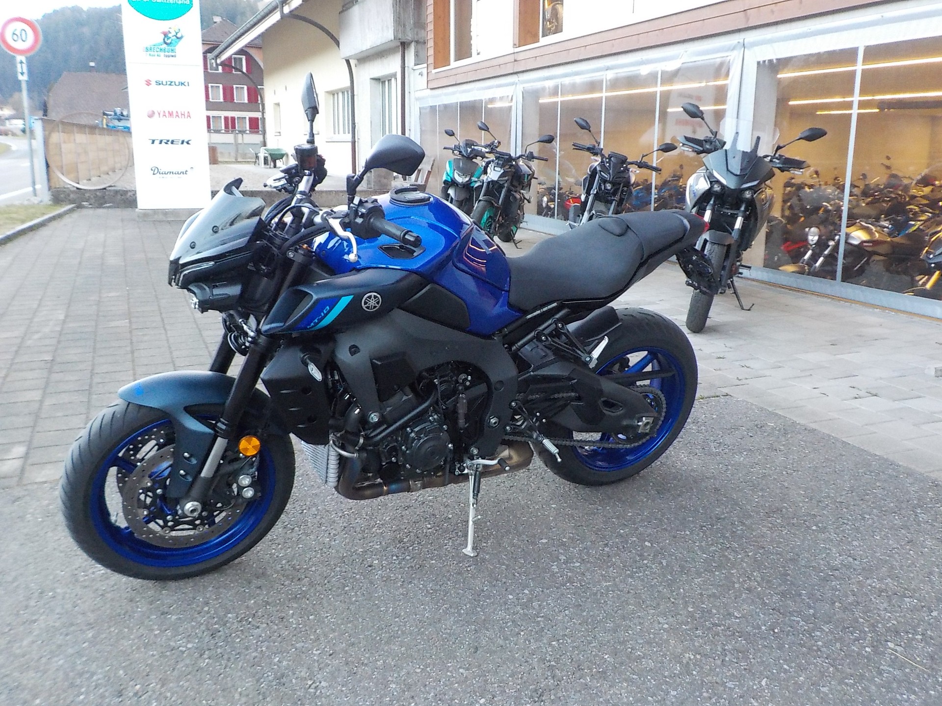 YAMAHA MT-10 ABS-image-3