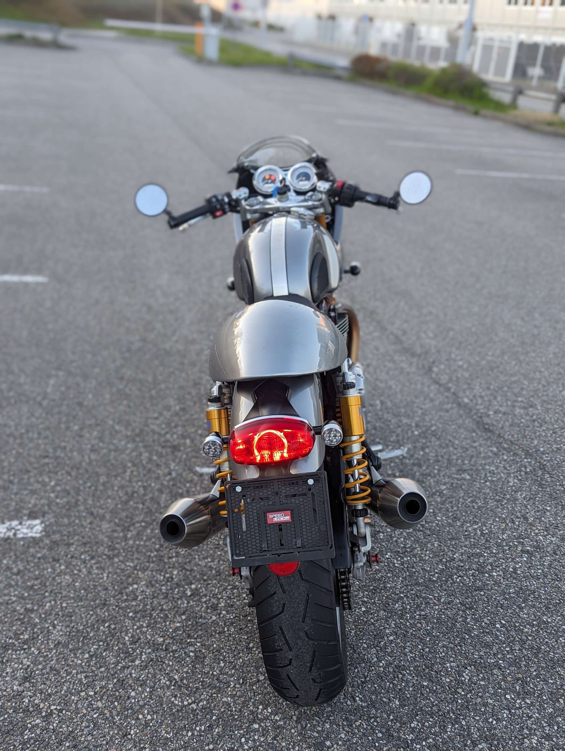 TRIUMPH Thruxton R 1200 i ABS-image-9