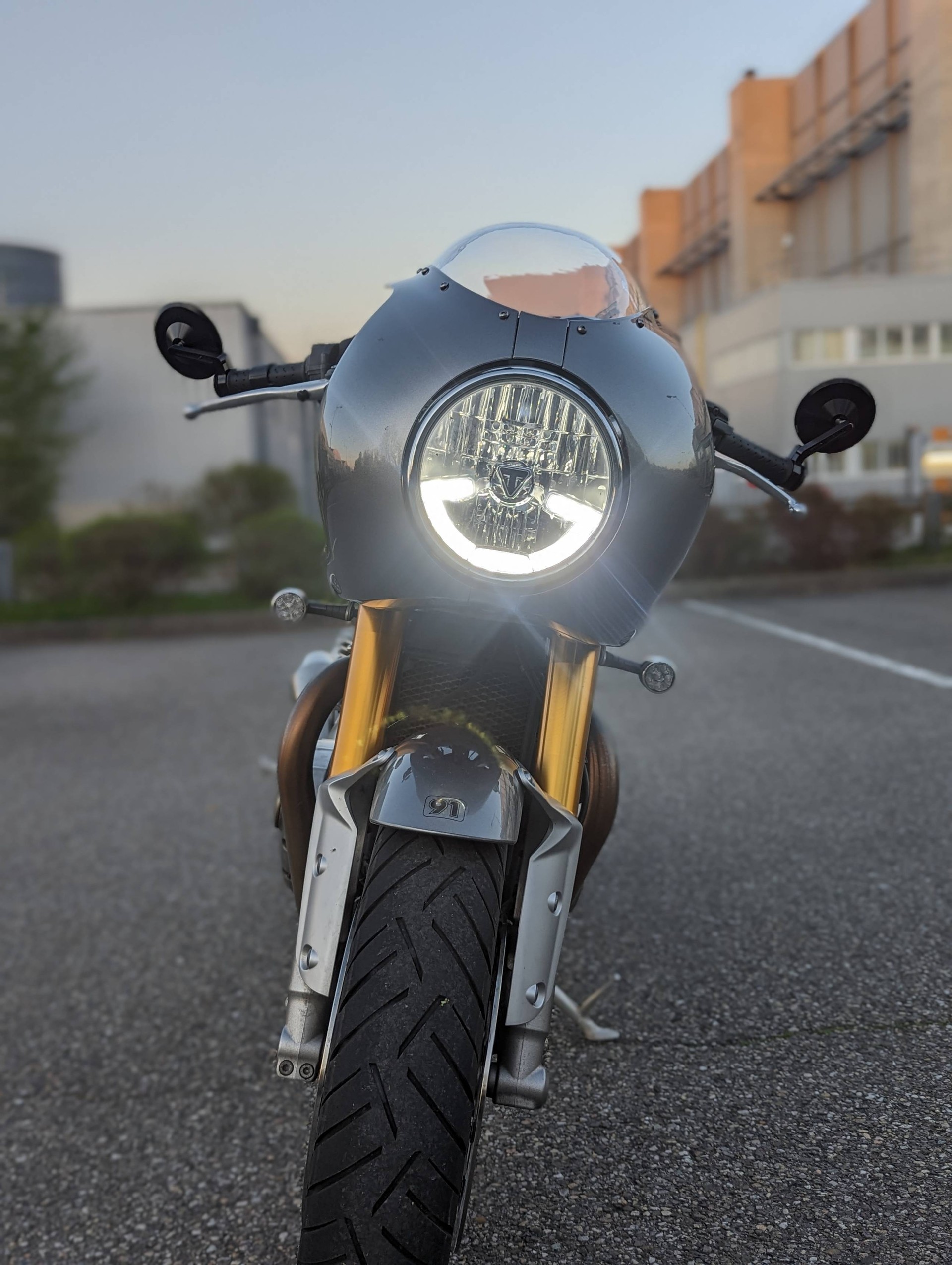 TRIUMPH Thruxton R 1200 i ABS-image-0