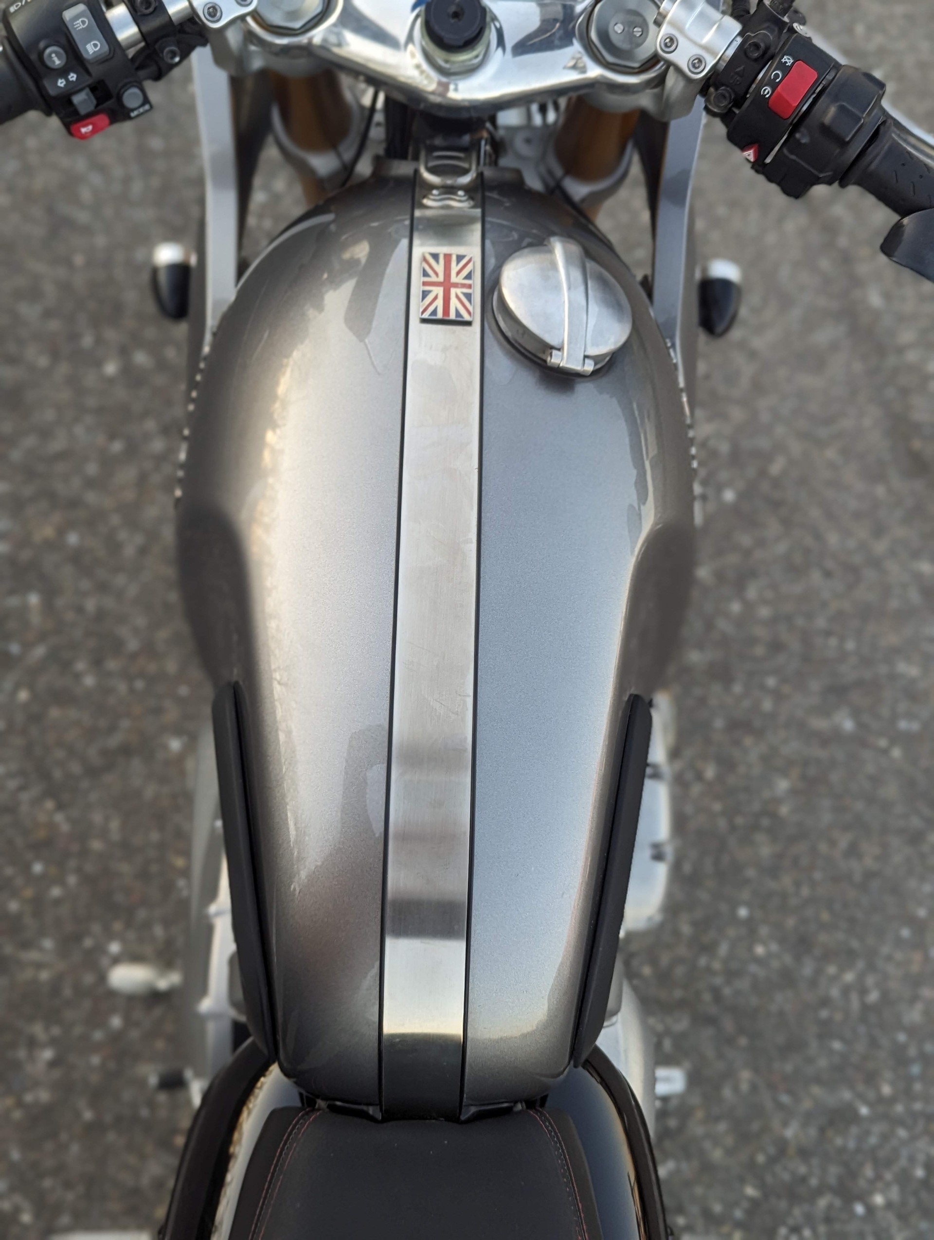 TRIUMPH Thruxton R 1200 i ABS-image-12