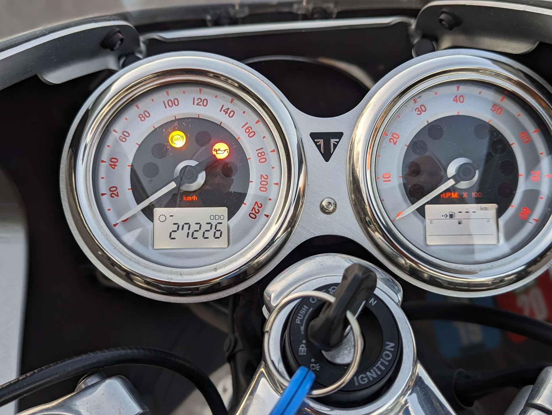 TRIUMPH Thruxton R 1200 i ABS-image-10