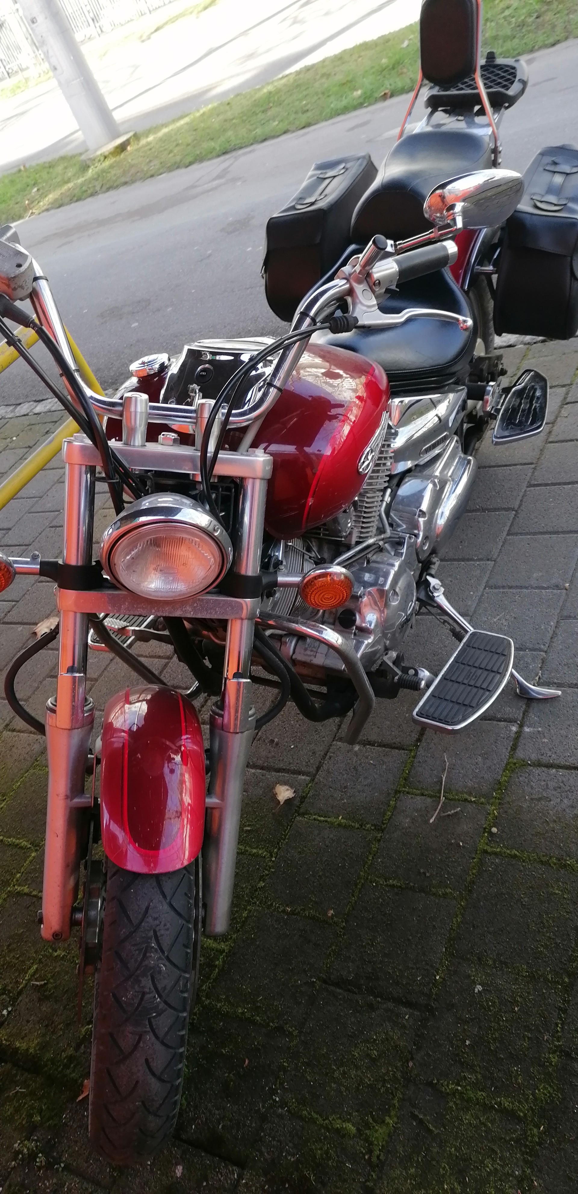 YAMAHA XVS 1100 Drag Star-image-2