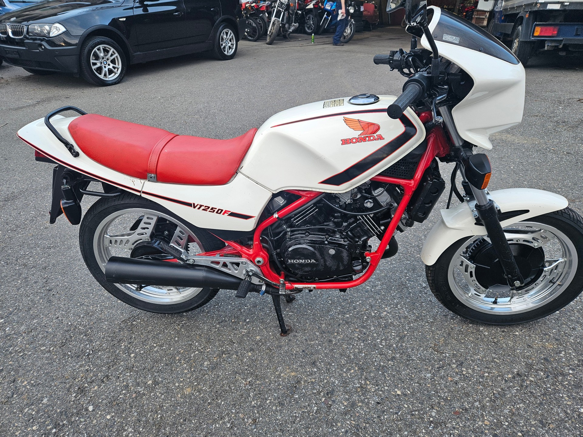 HONDA VT 250 F-image-1