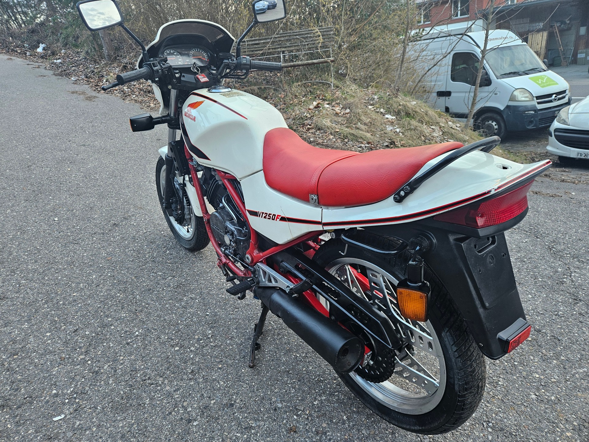 HONDA VT 250 F-image-4