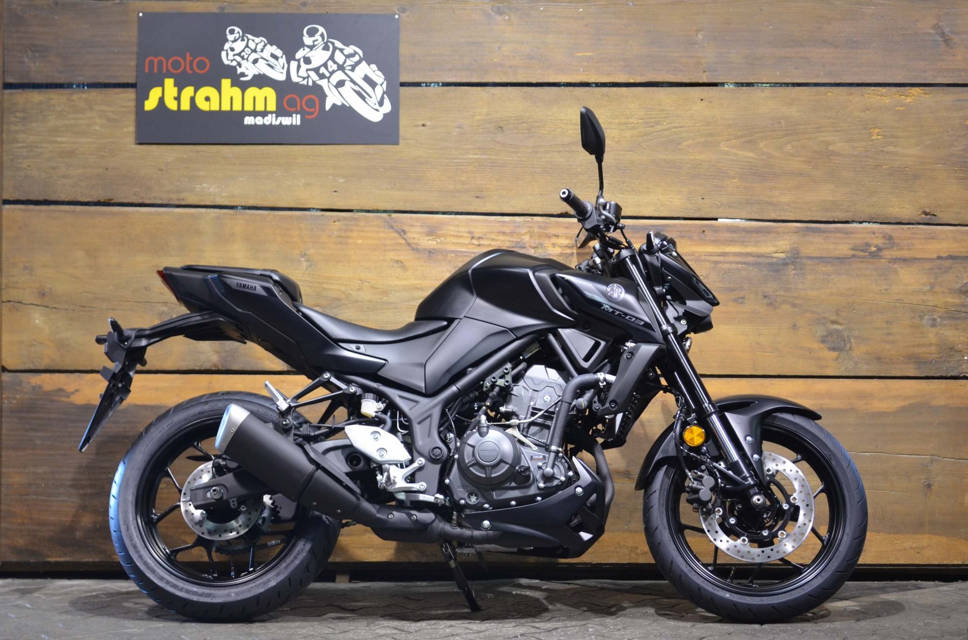 YAMAHA MT-03-showroom-element-1