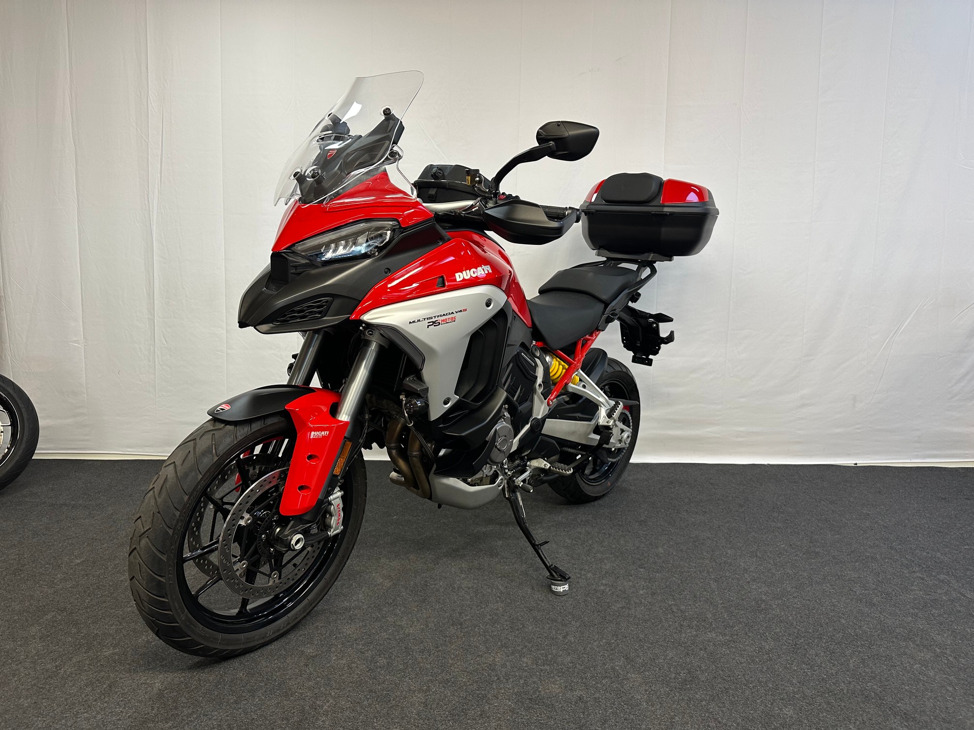 DUCATI Multistrada V4 S Radar-showroom-element-3