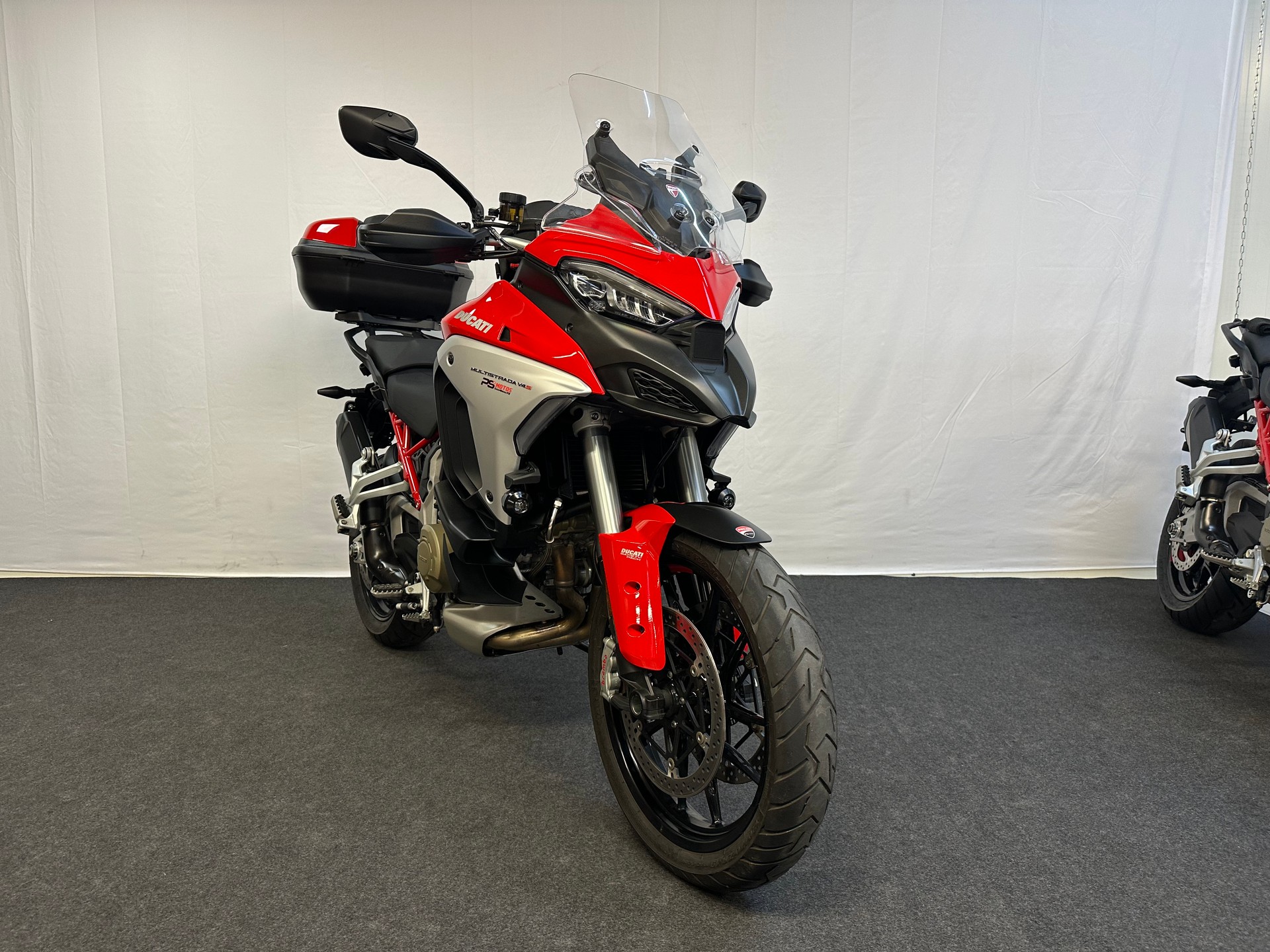 DUCATI Multistrada V4 S Radar-showroom-element-2