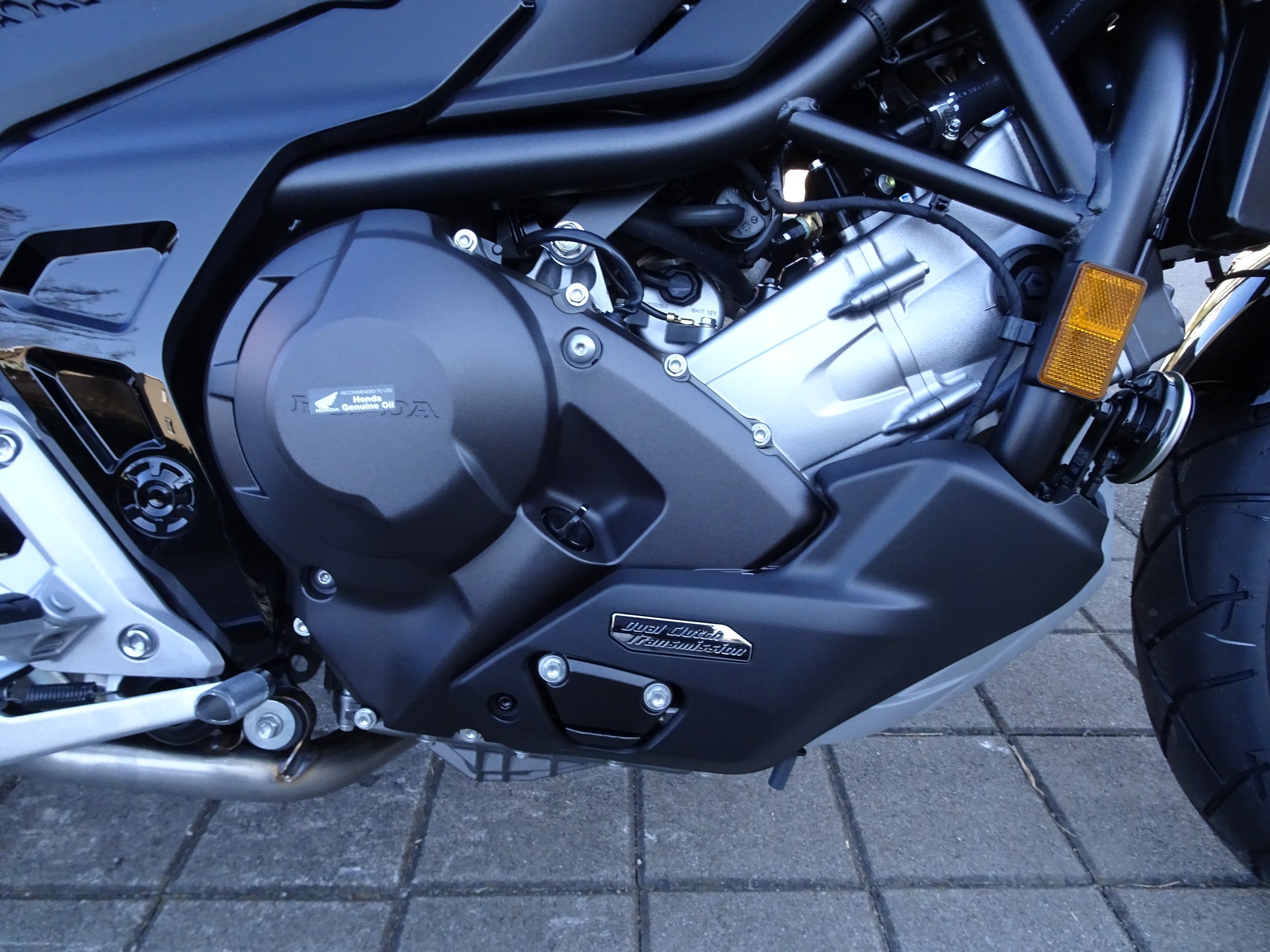 HONDA NC750X DCT-showroom-element-3