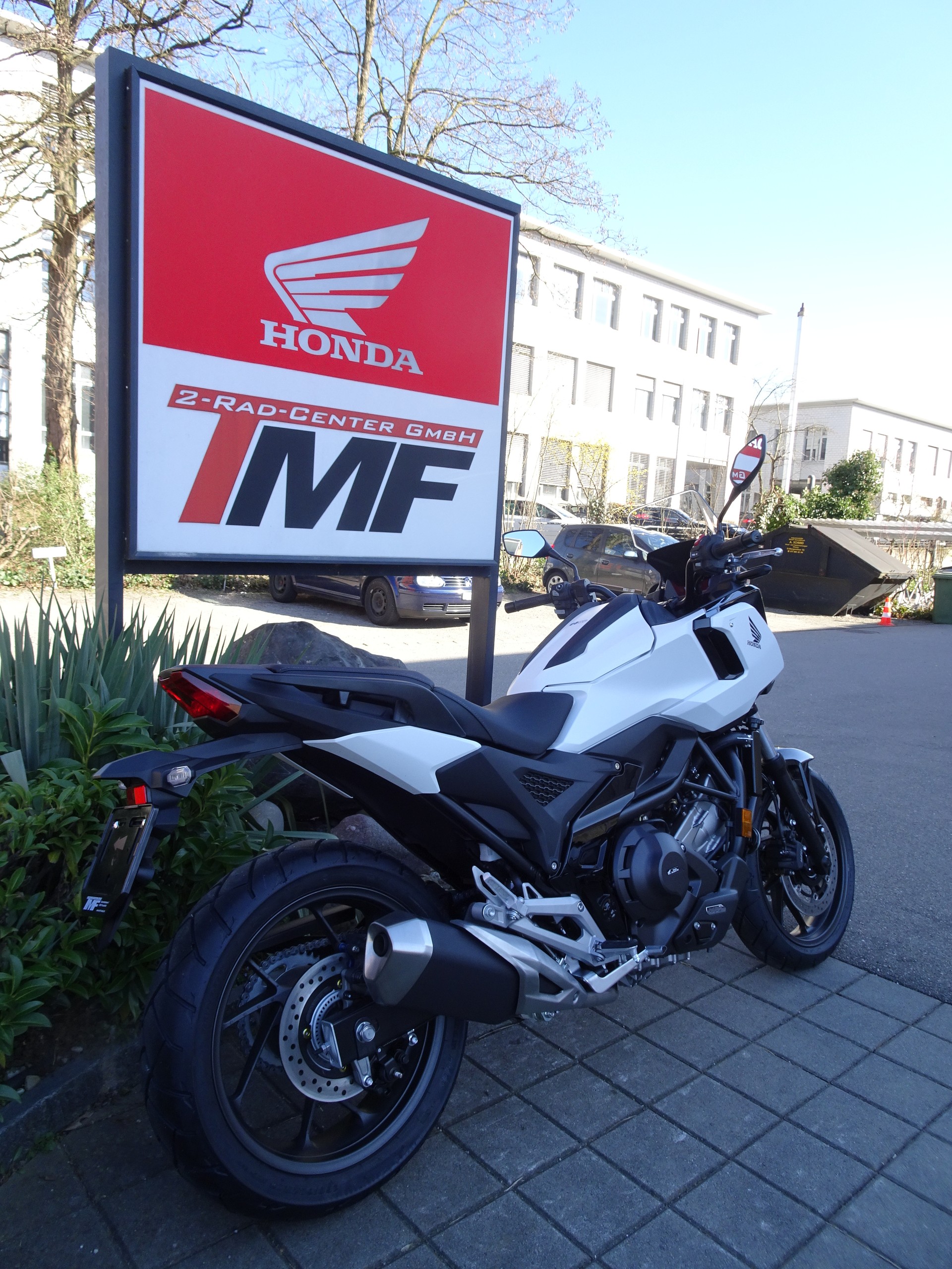 HONDA NC750X DCT-showroom-element-2