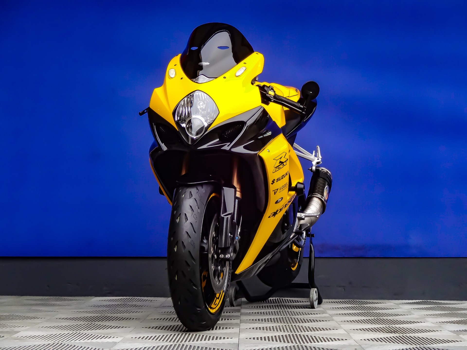 SUZUKI GSX-R 1000 K8-showroom-element-3