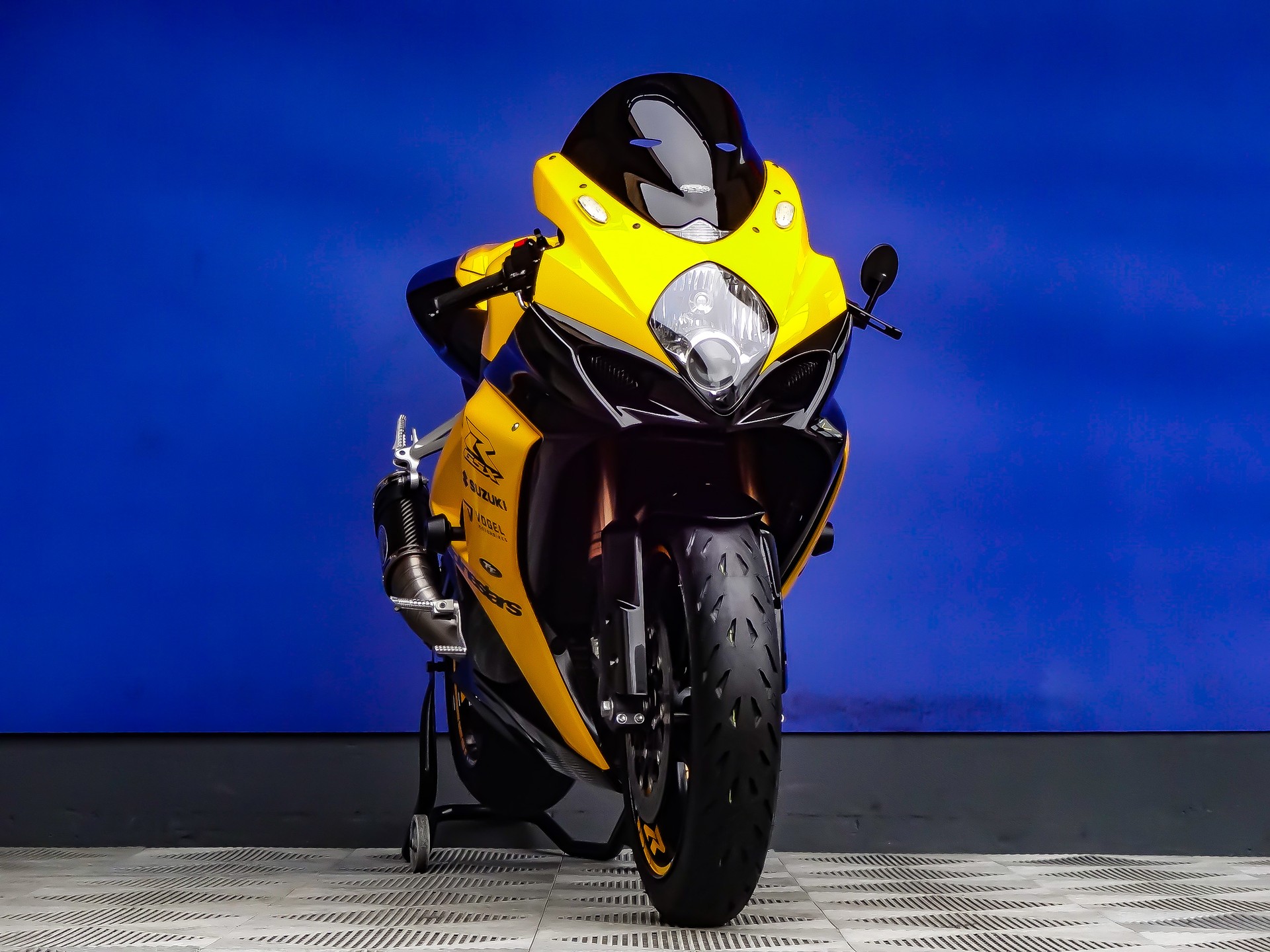 SUZUKI GSX-R 1000 K8-showroom-element-2