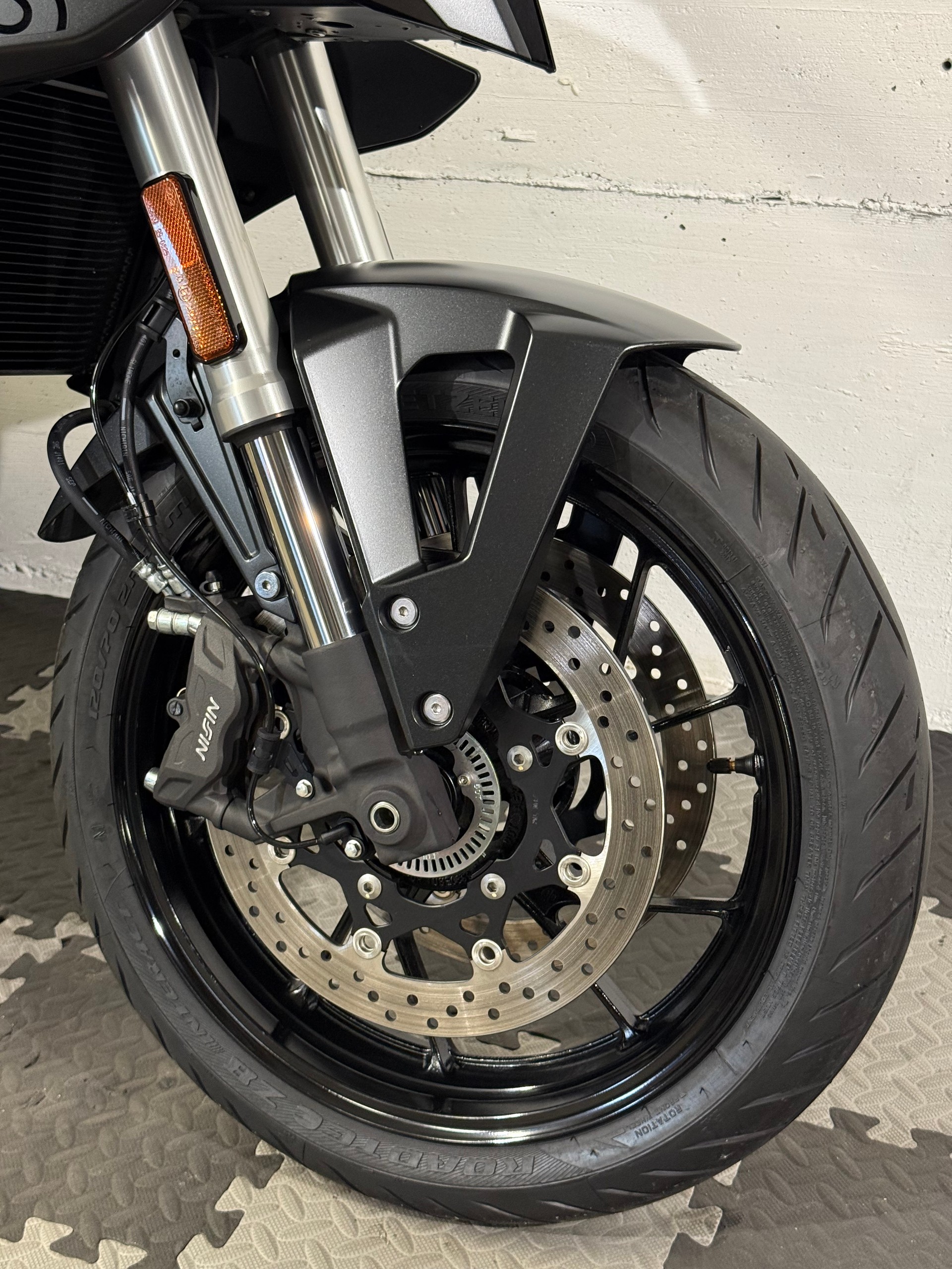 SUZUKI GSX 8 S (35kW)-showroom-element-2