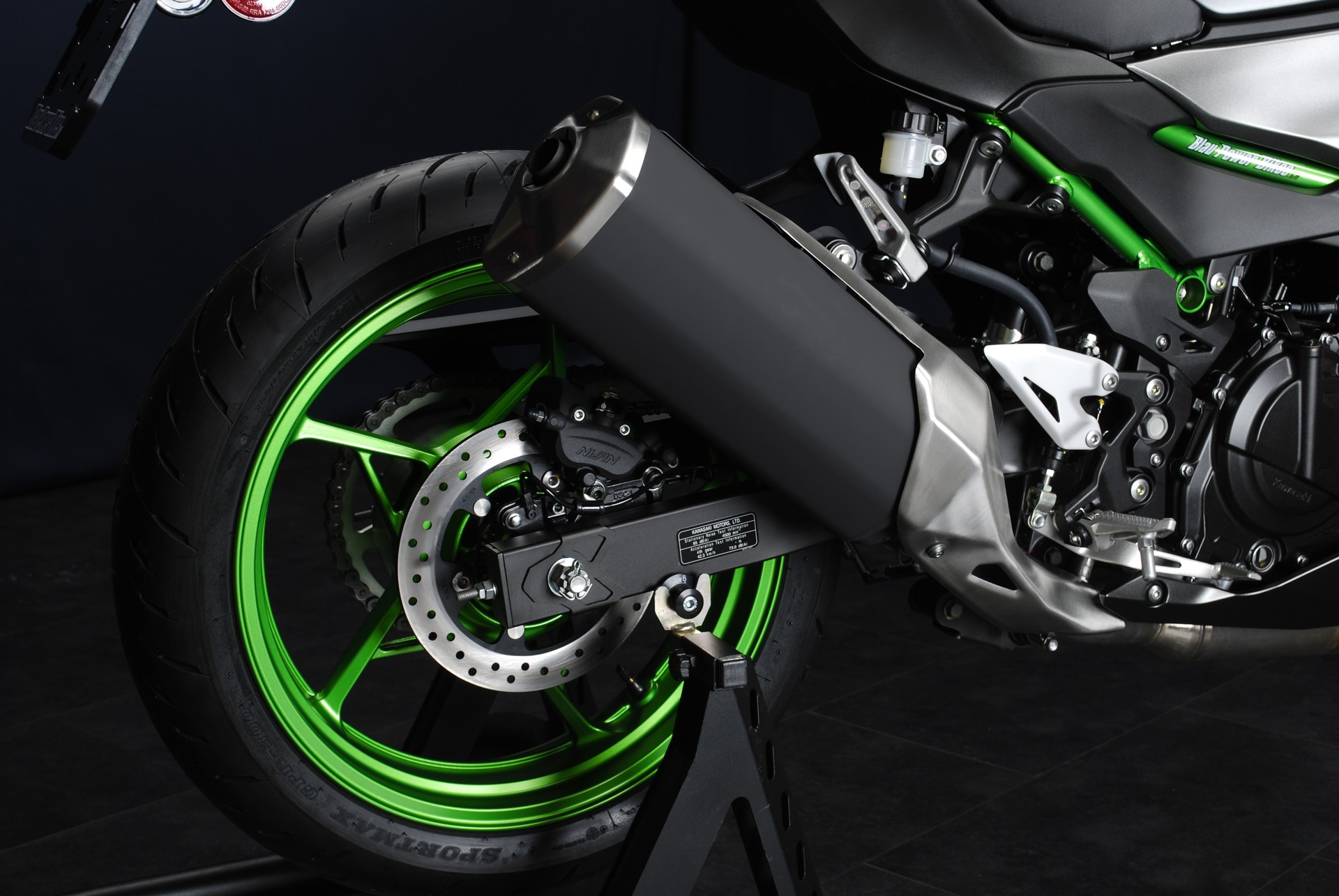 KAWASAKI Z 500 SE MY24-image-1