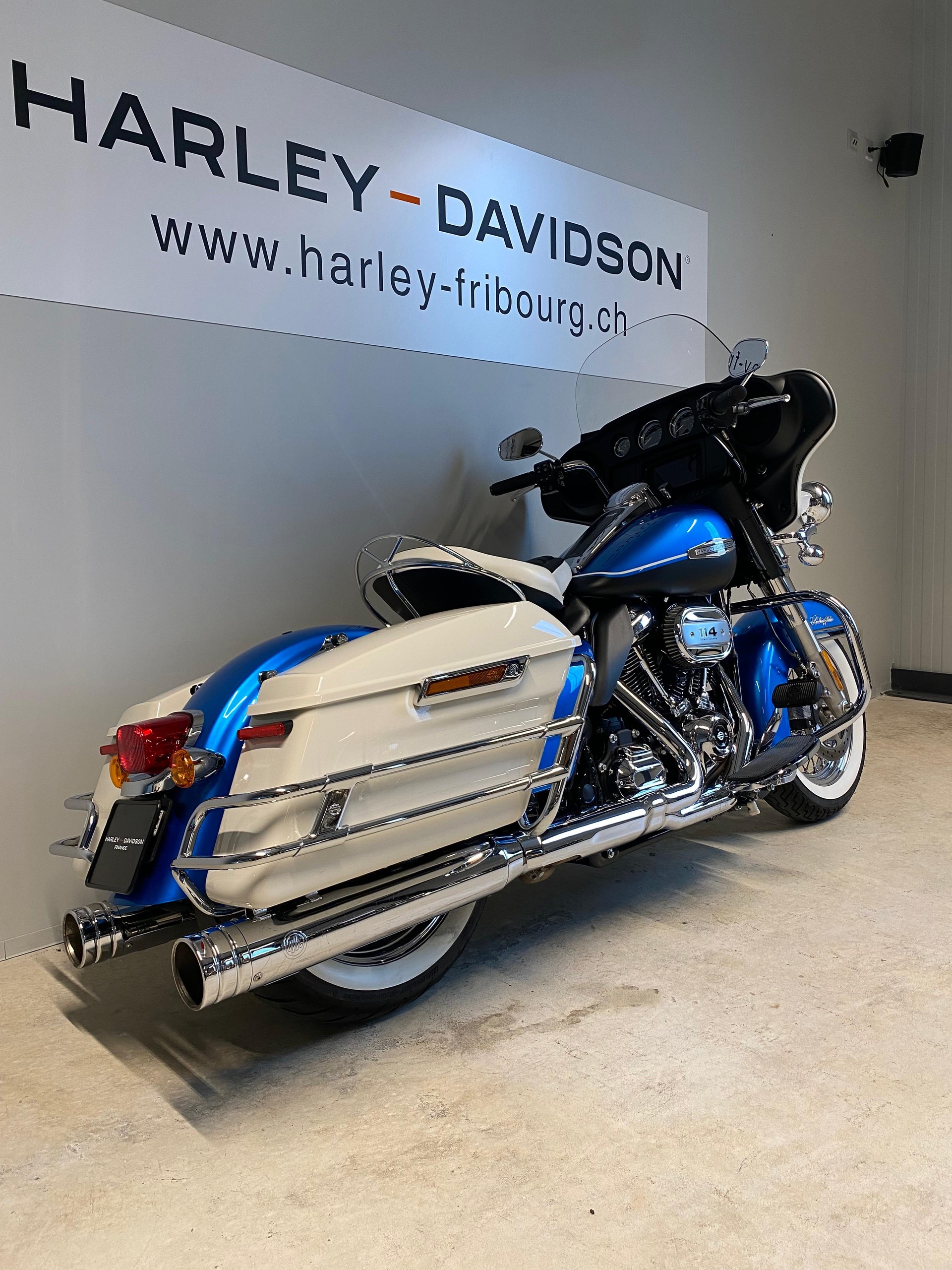 HARLEY-DAVIDSON FLH Electra Glide Revial 114-showroom-element-2