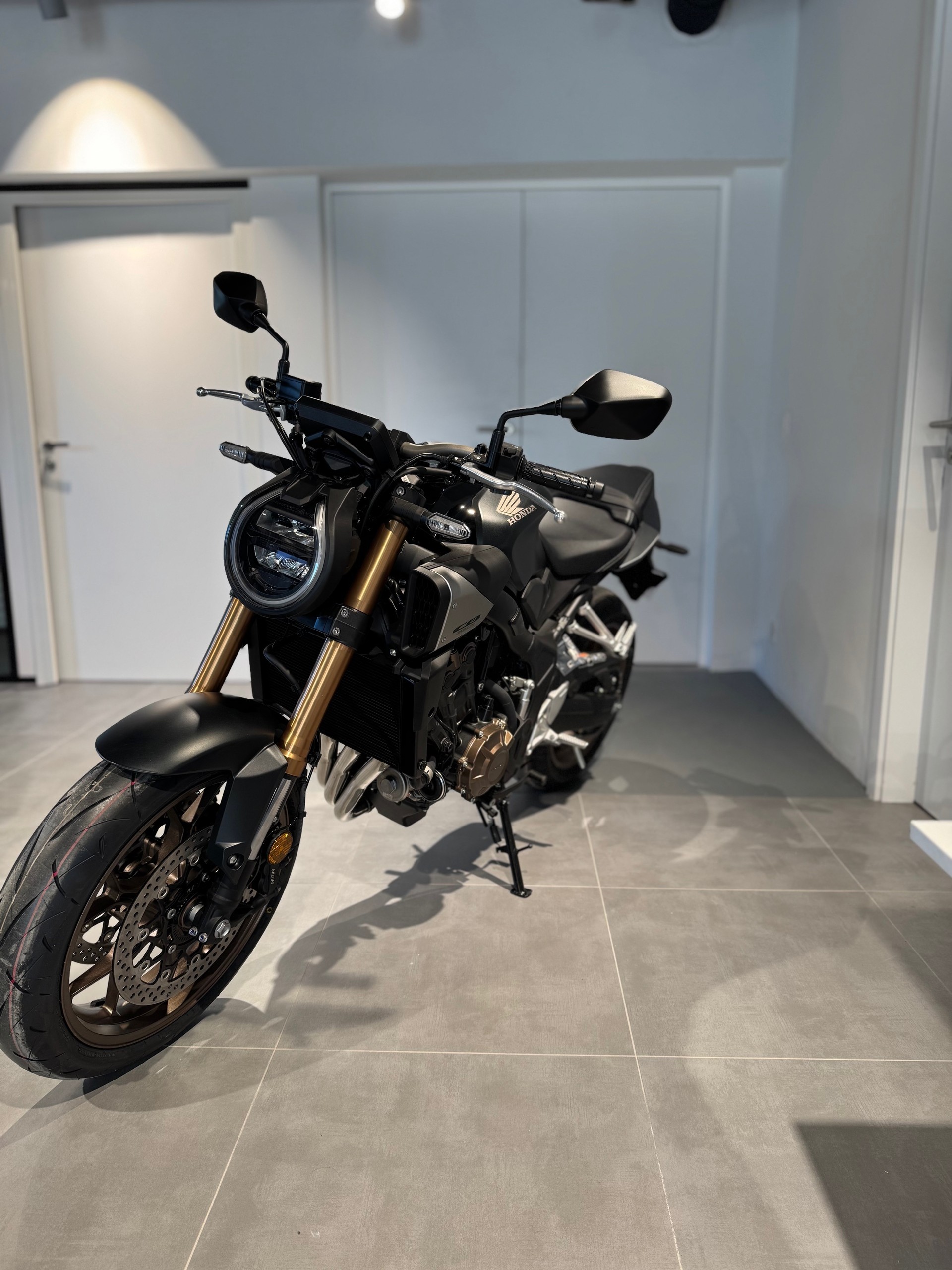 HONDA CBR 650 R E-Clutch-showroom-element-1