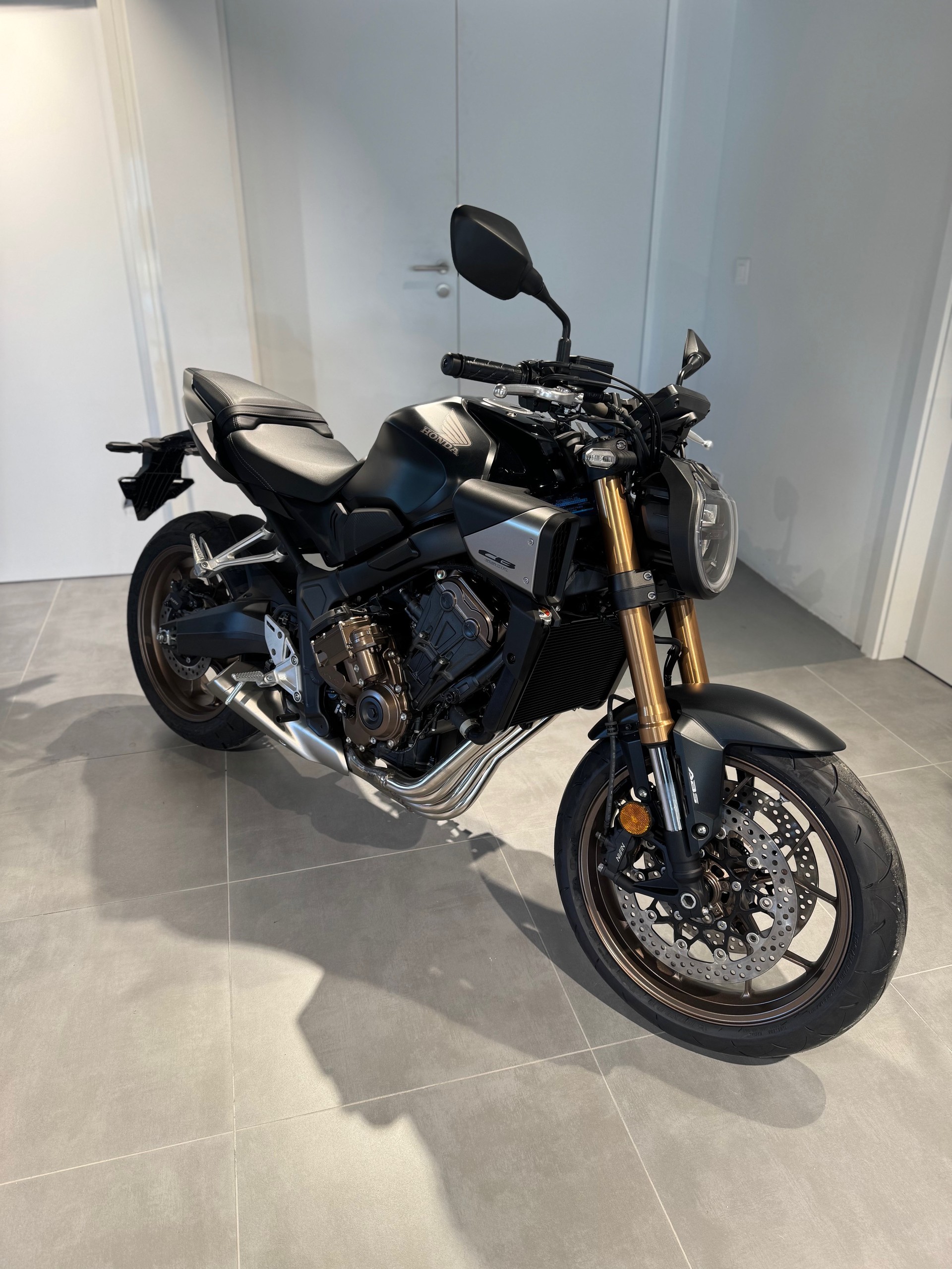 HONDA CBR 650 R E-Clutch