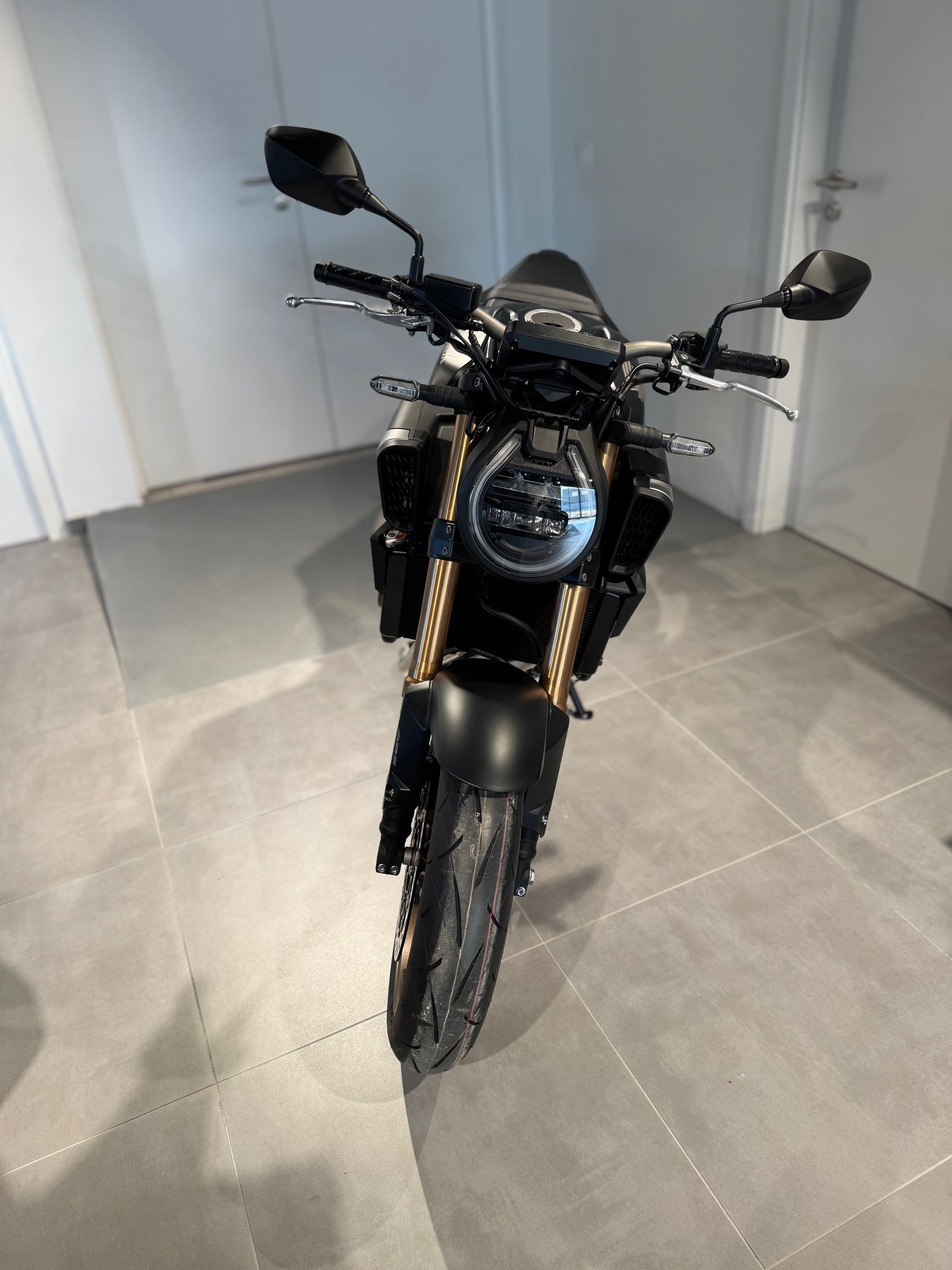 HONDA CBR 650 R E-Clutch-showroom-element-2