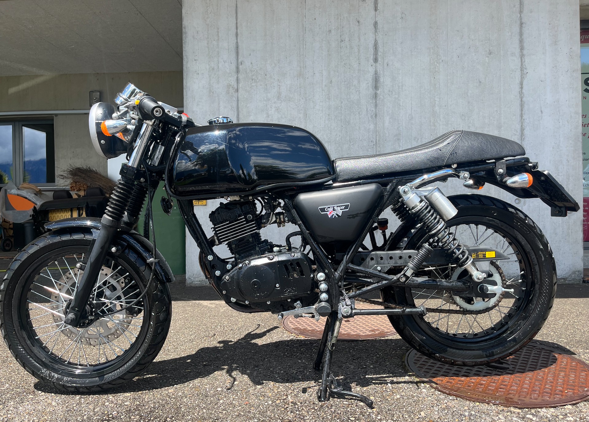 MASH 125 Cafe Racer-image-2