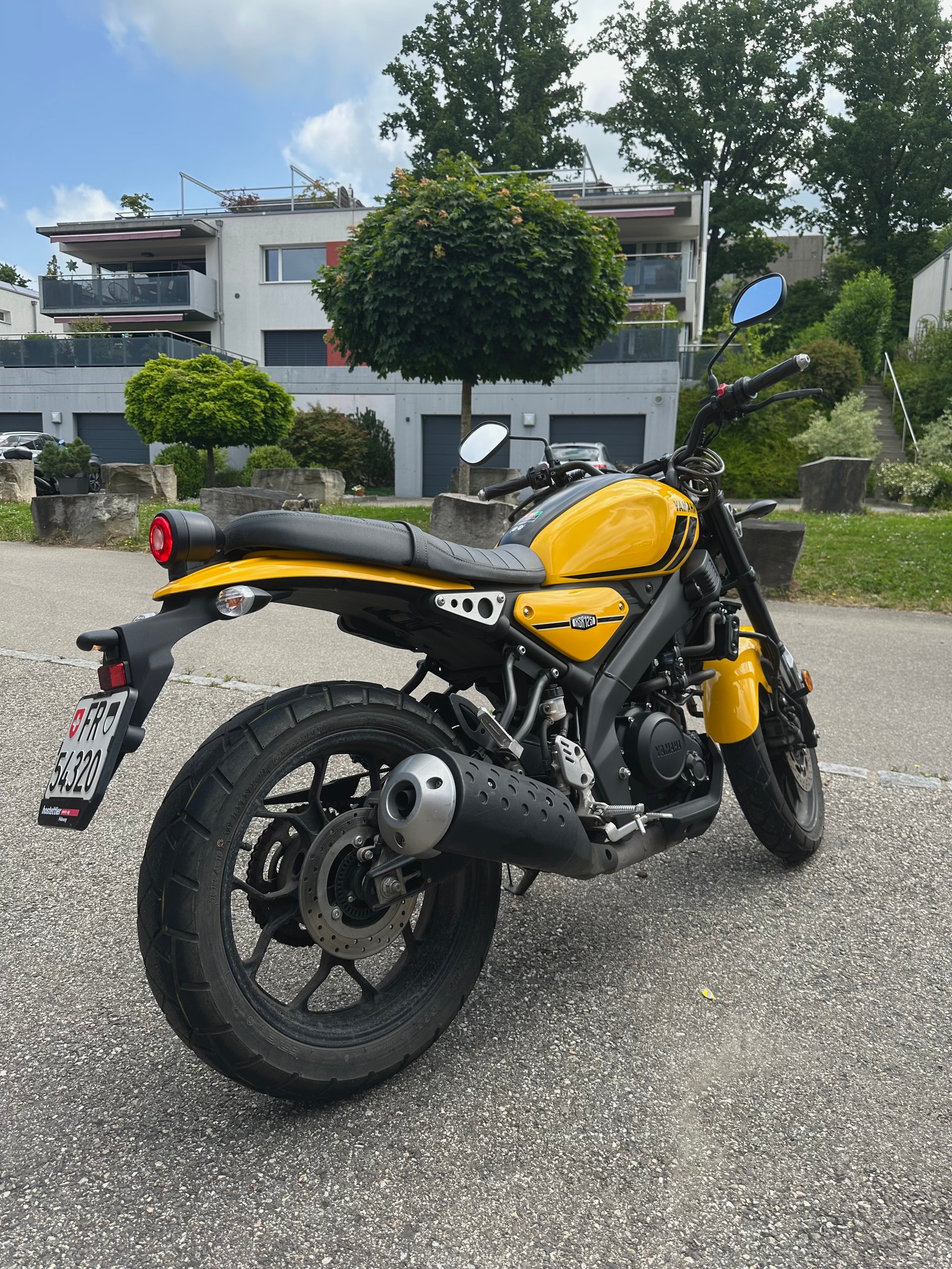 YAMAHA XSR 125-image-3