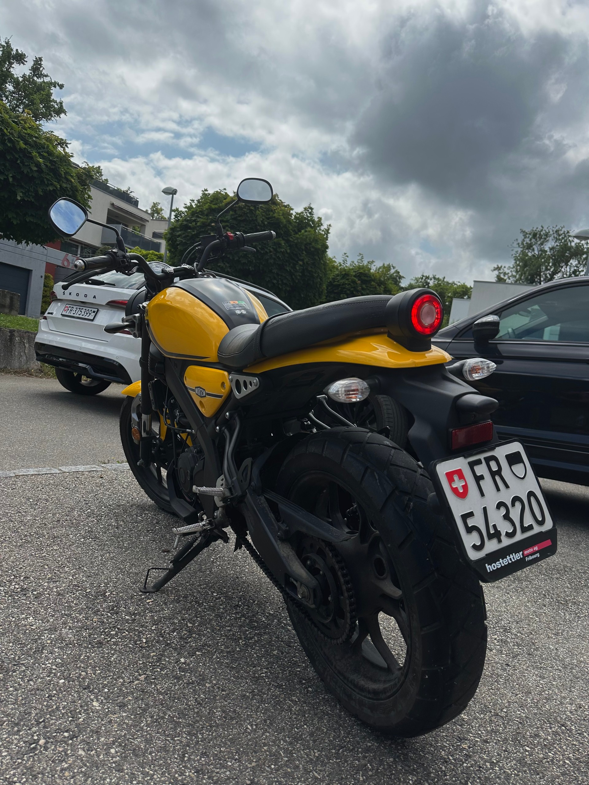YAMAHA XSR 125-image-2