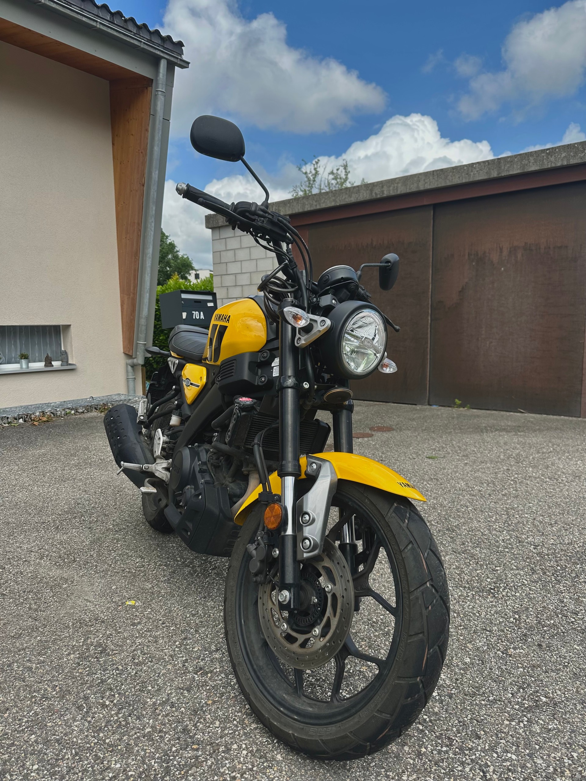 YAMAHA XSR 125-image-1