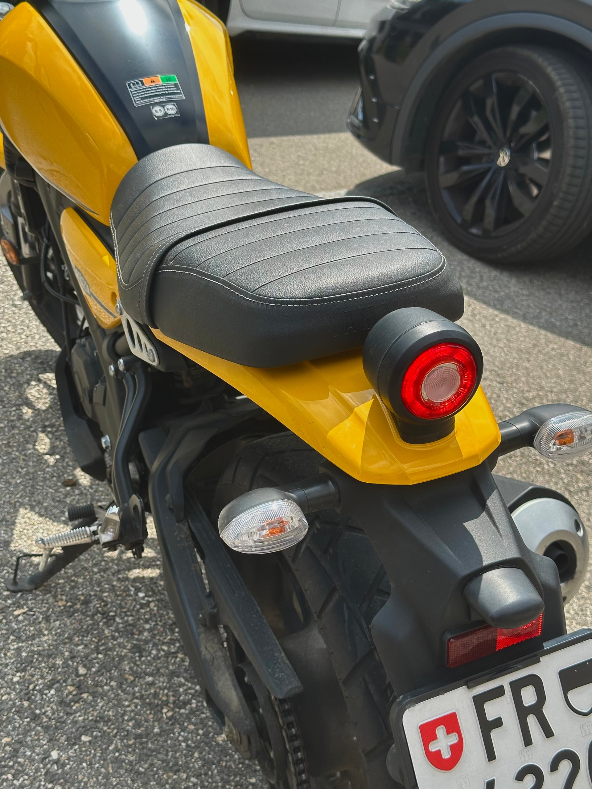 YAMAHA XSR 125-image-11