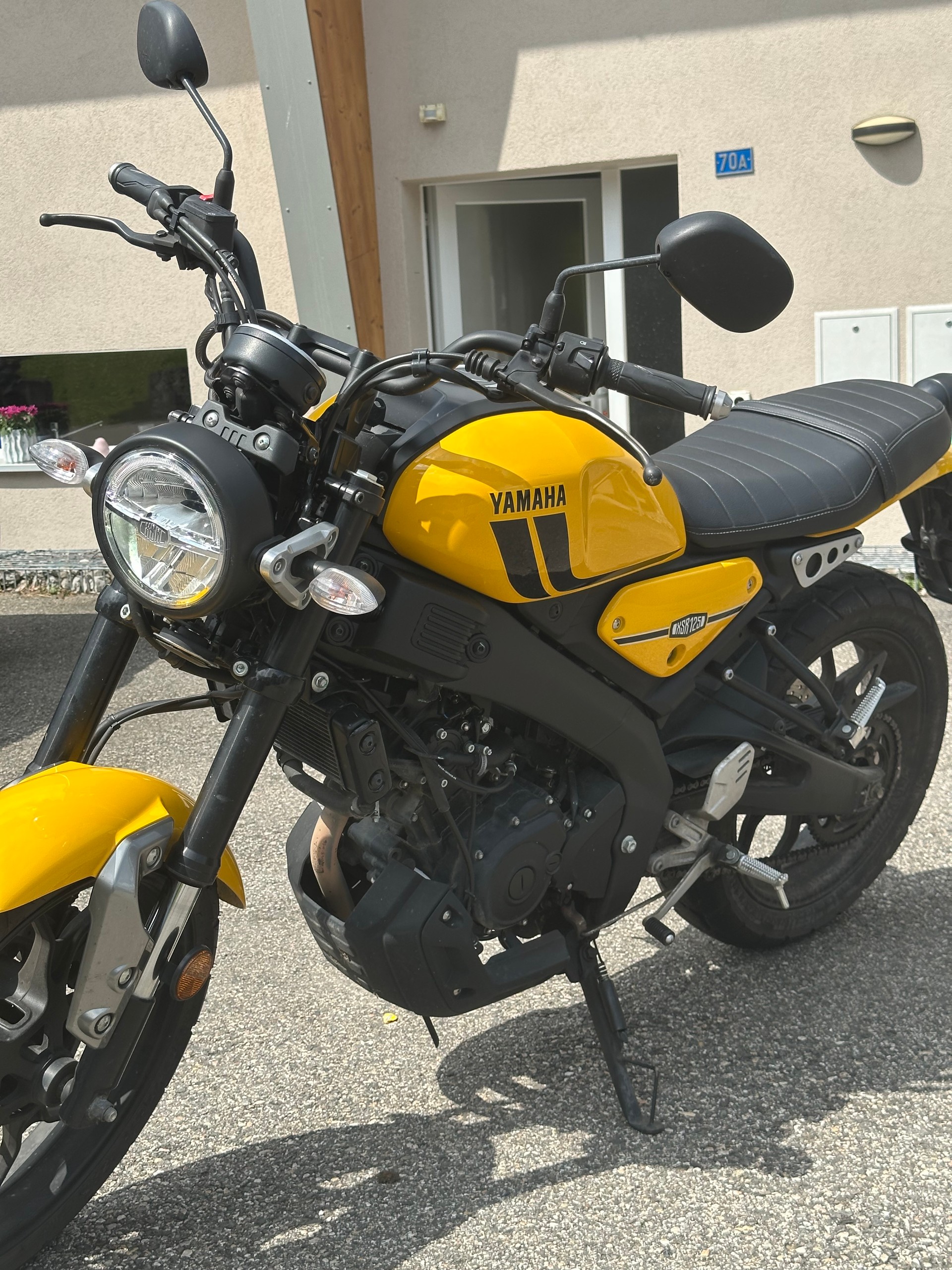 YAMAHA XSR 125-image-10